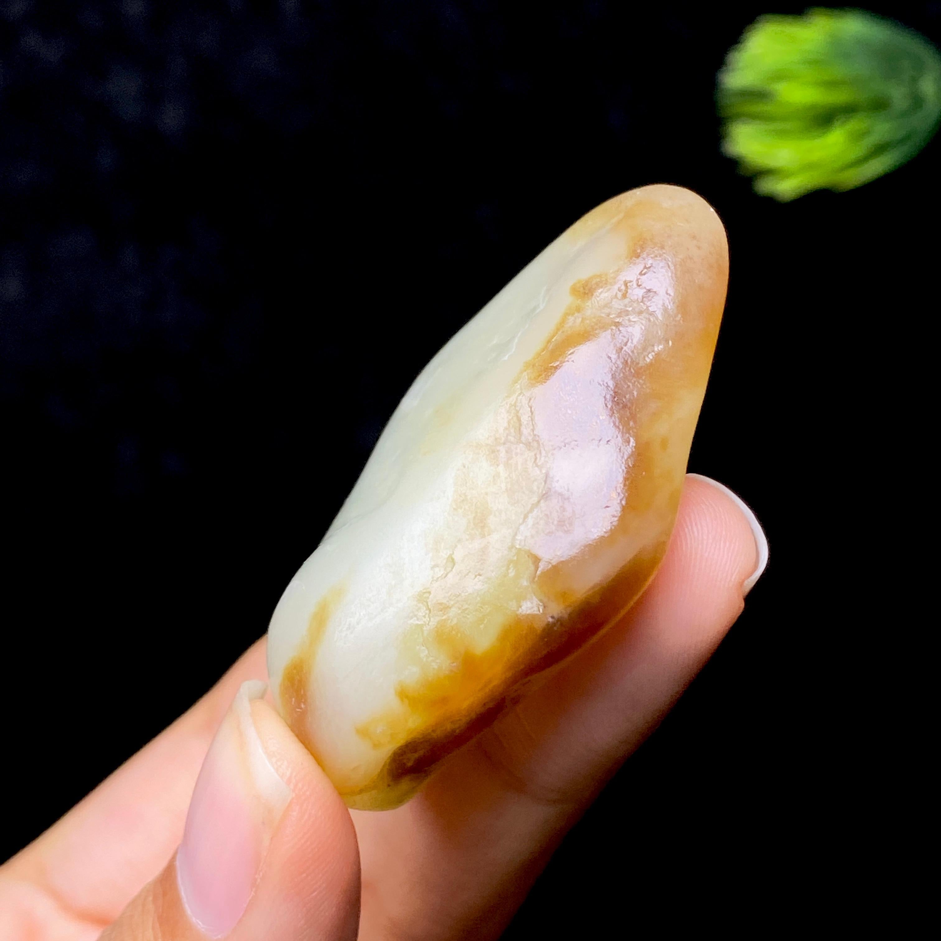 【超值推荐】和田玉白玉带糖籽料（40.28g）