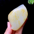 和田玉洒金皮籽料手把件（155.52g）