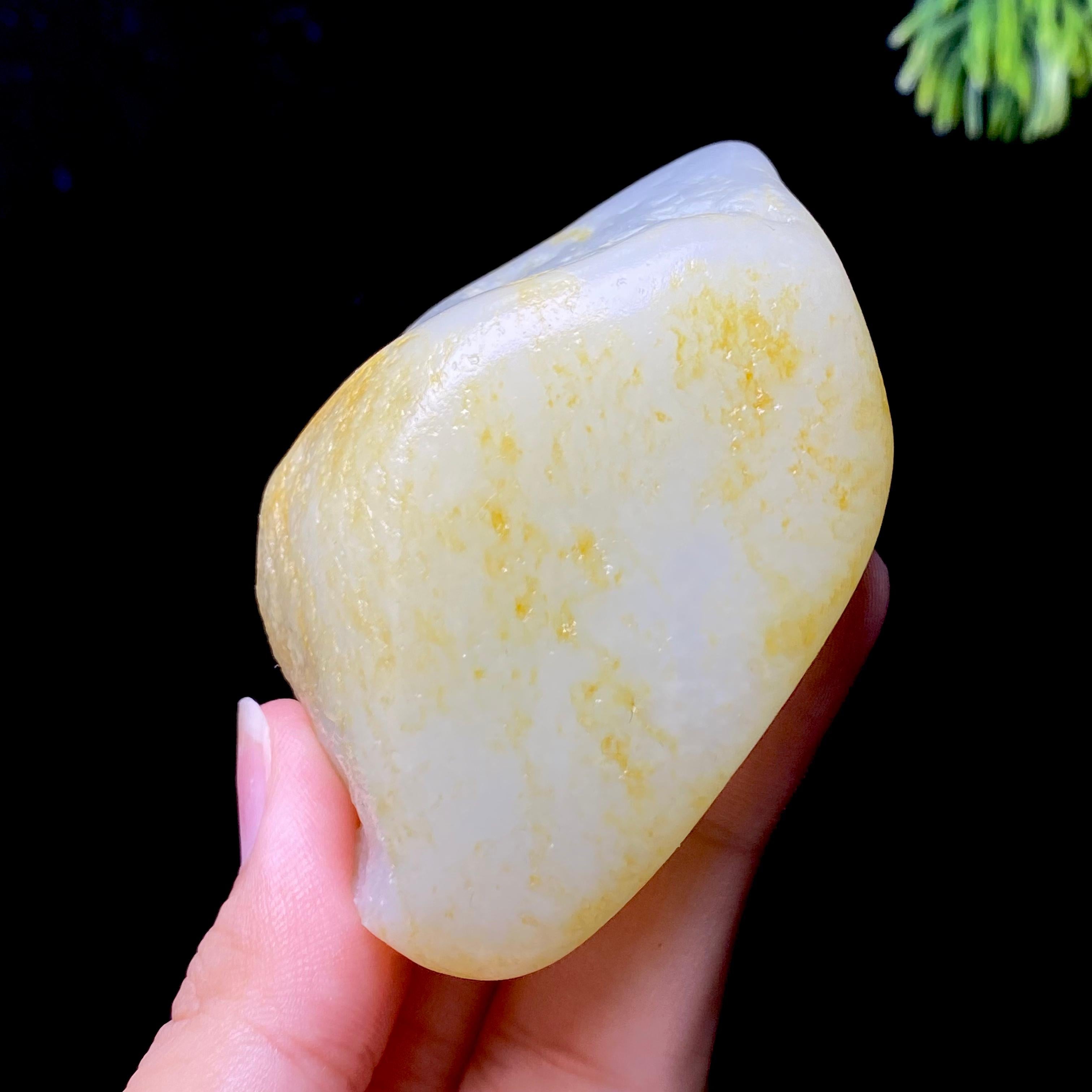 和田玉洒金皮籽料手把件（155.52g）