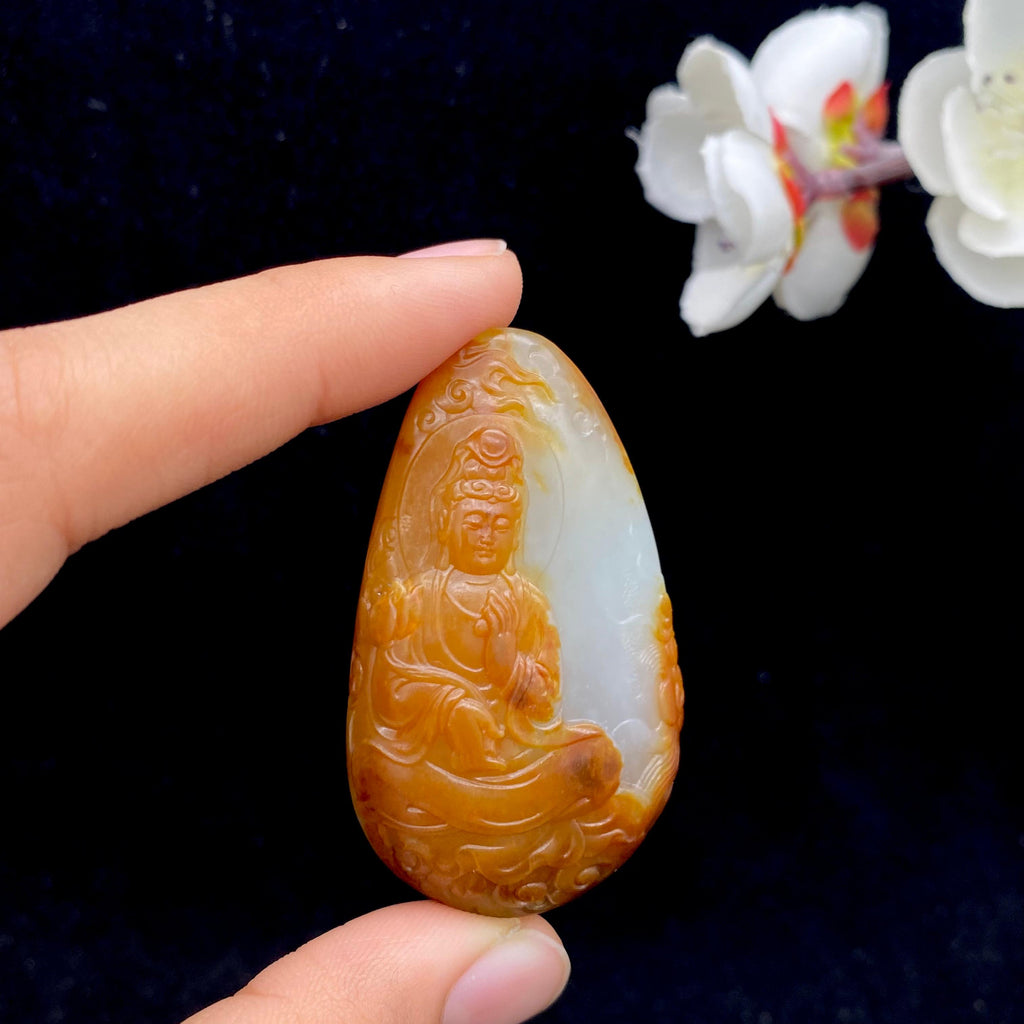 和田玉籽料【坐观音】挂件（41.4g）