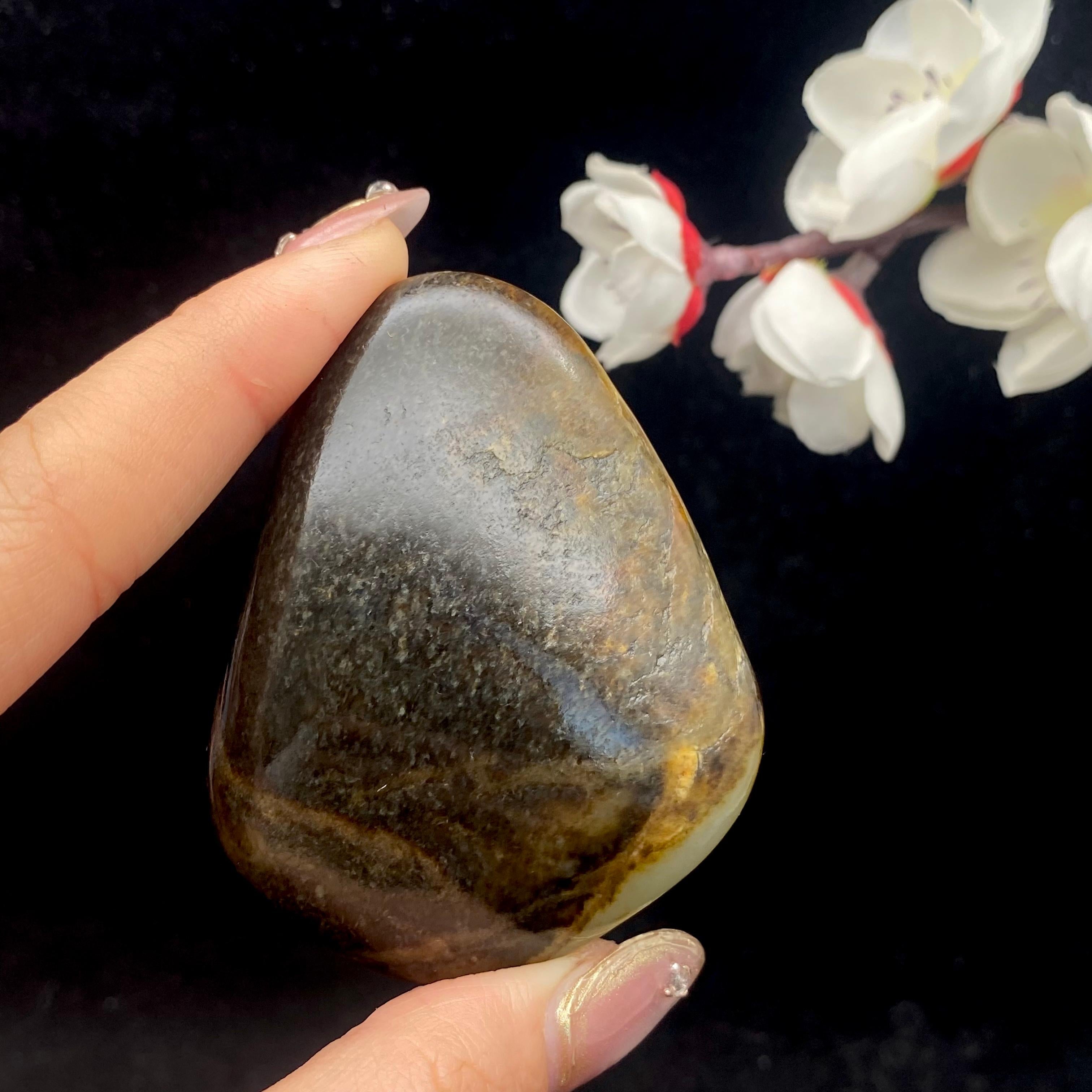 和田玉聚黑皮籽料原石（76.5g）