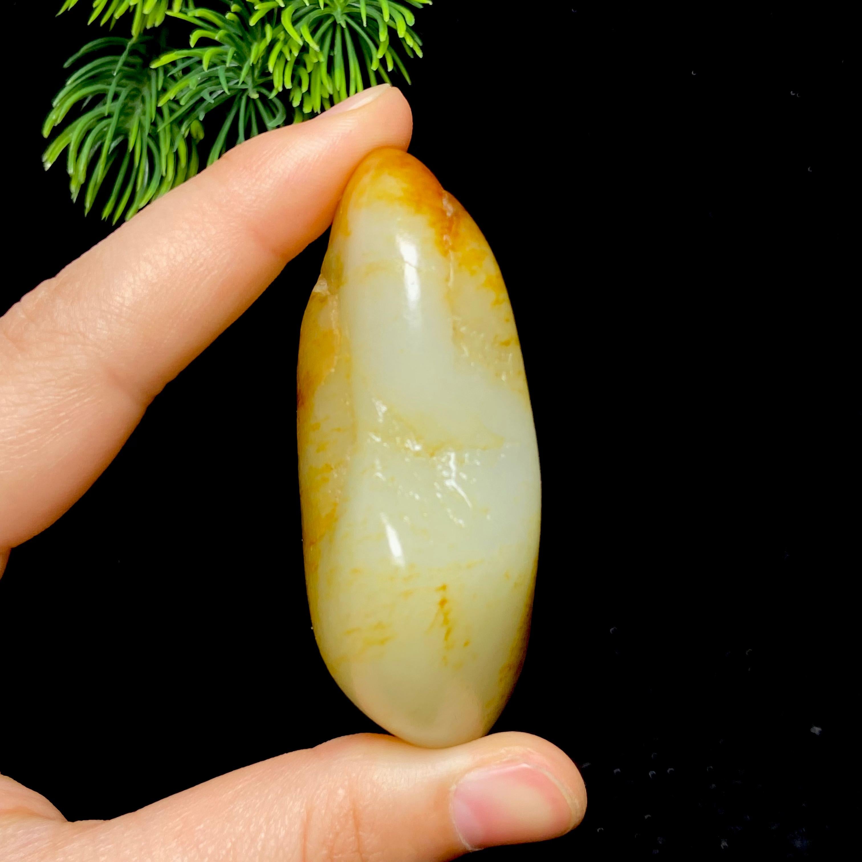 和田玉黄沁皮籽料（135.9g）