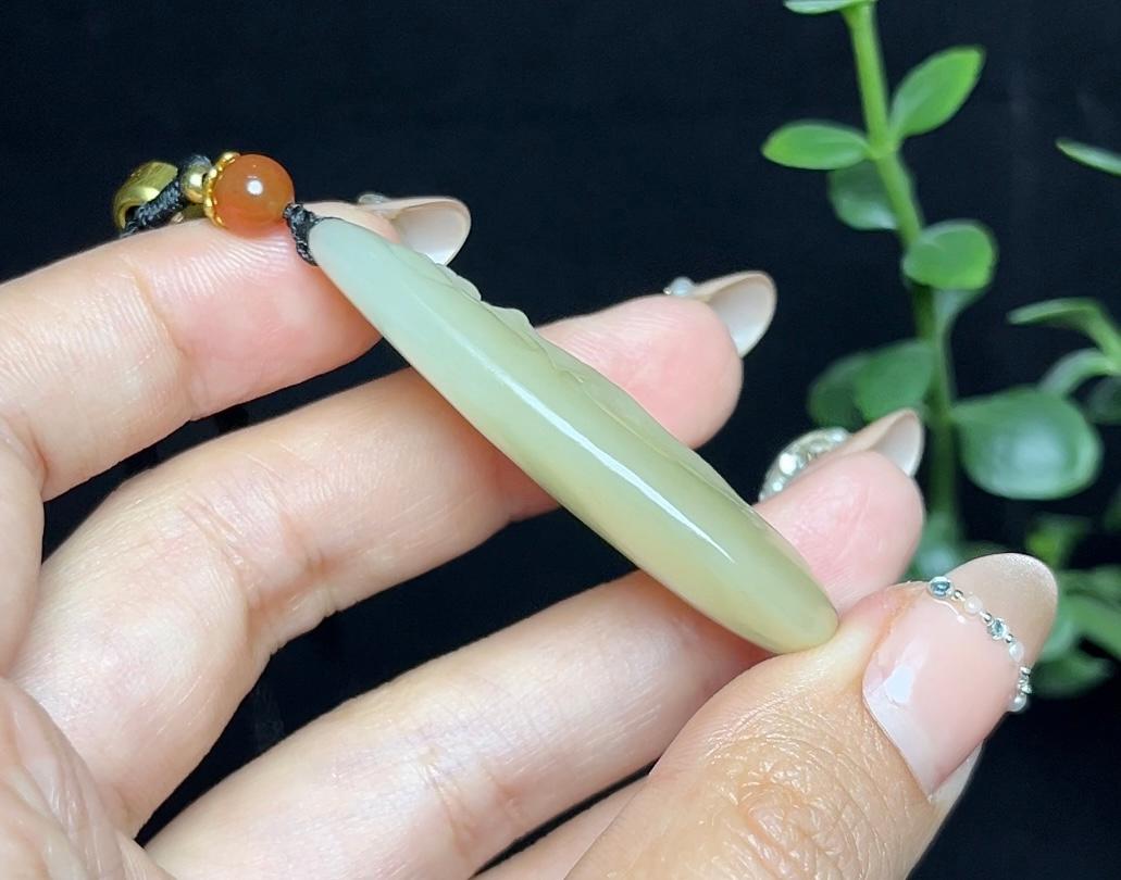 和田玉且末糖白料敦煌飞天玉贵人（23.3g）