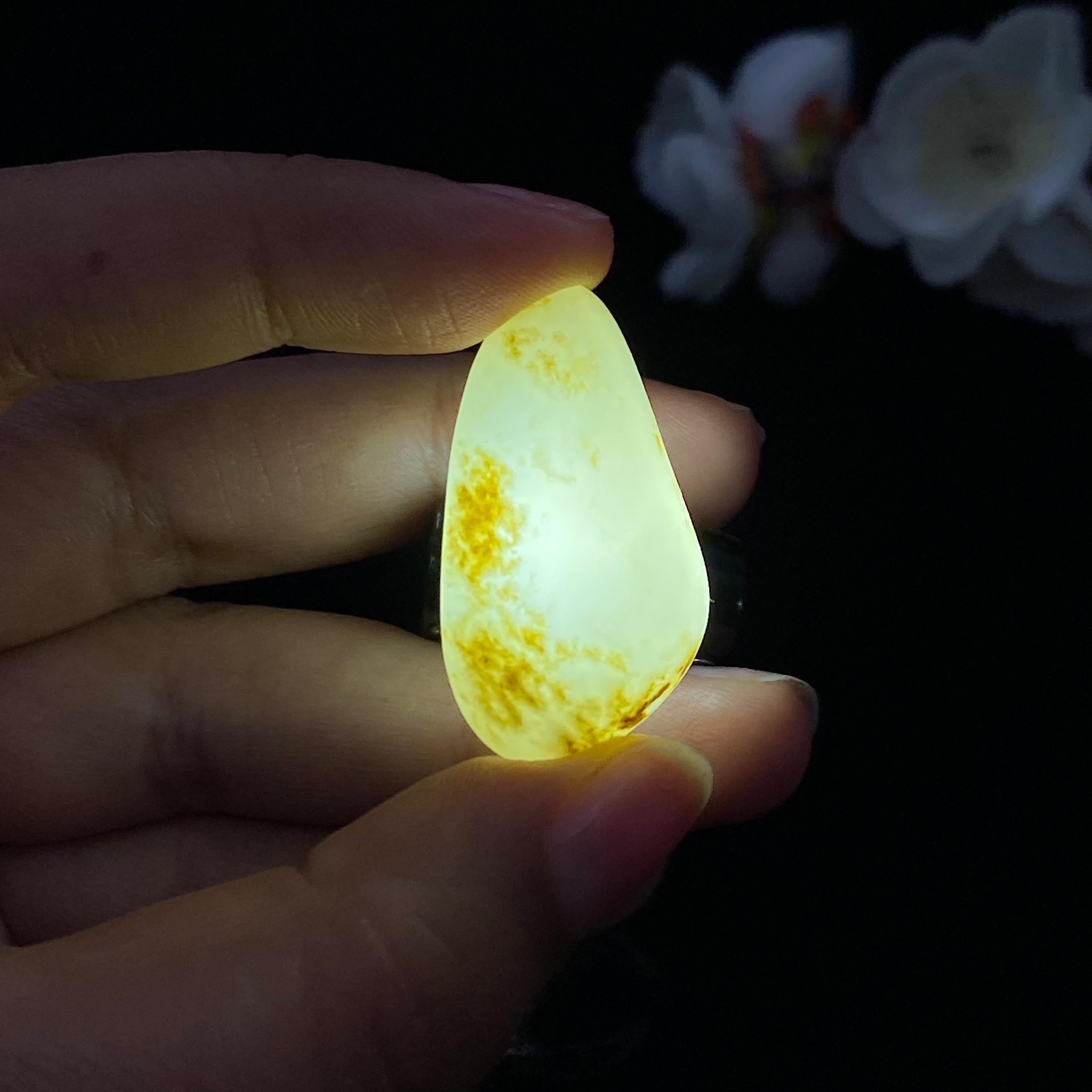 和田玉秋梨皮籽料吊坠籽（11.9g）