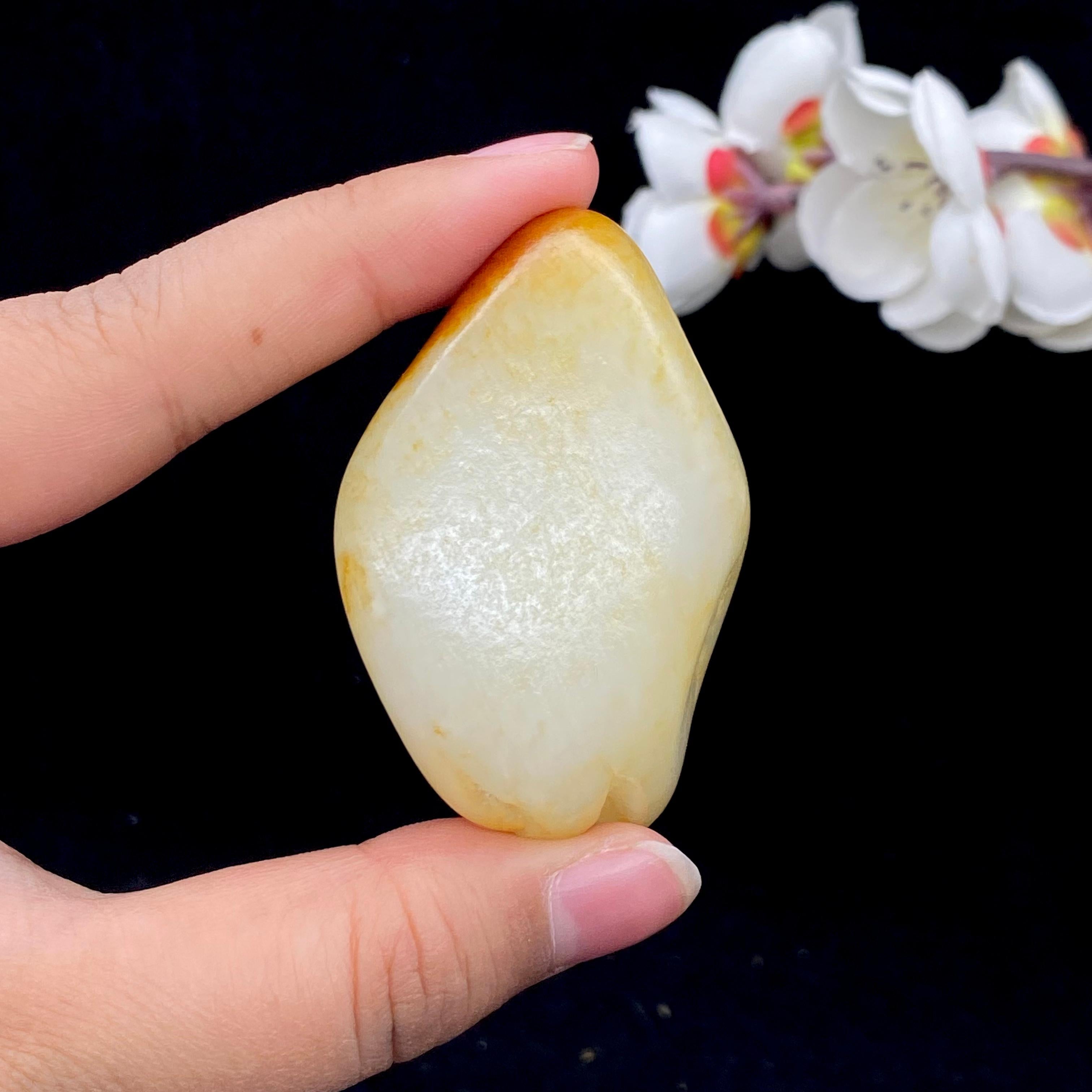 和田玉聚红皮籽料（68.2g）