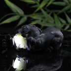 和田玉青花卧马手把件（152.1g）