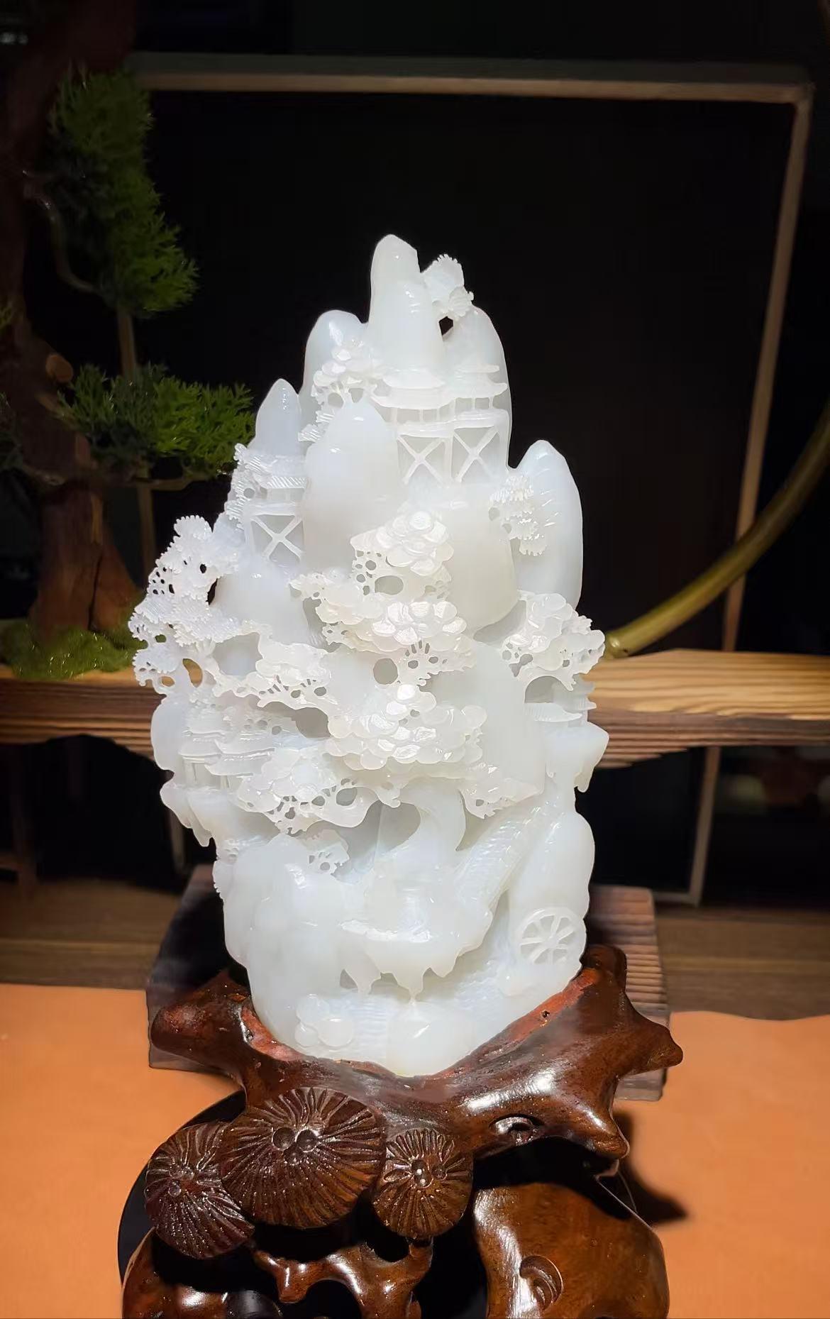 和田玉山水摆件（1704.0g）
