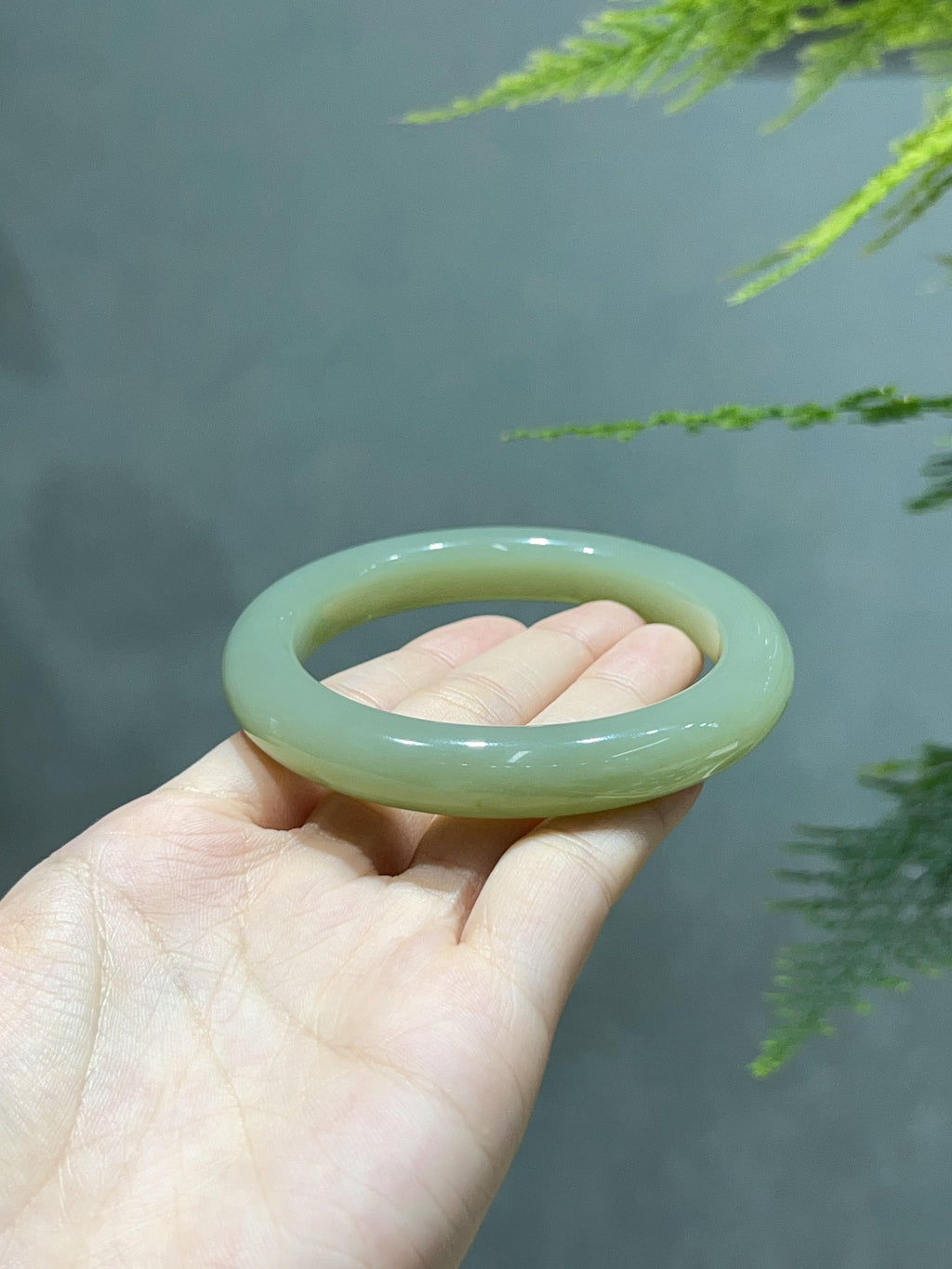 和田玉高冰晴水手镯（64.0g）