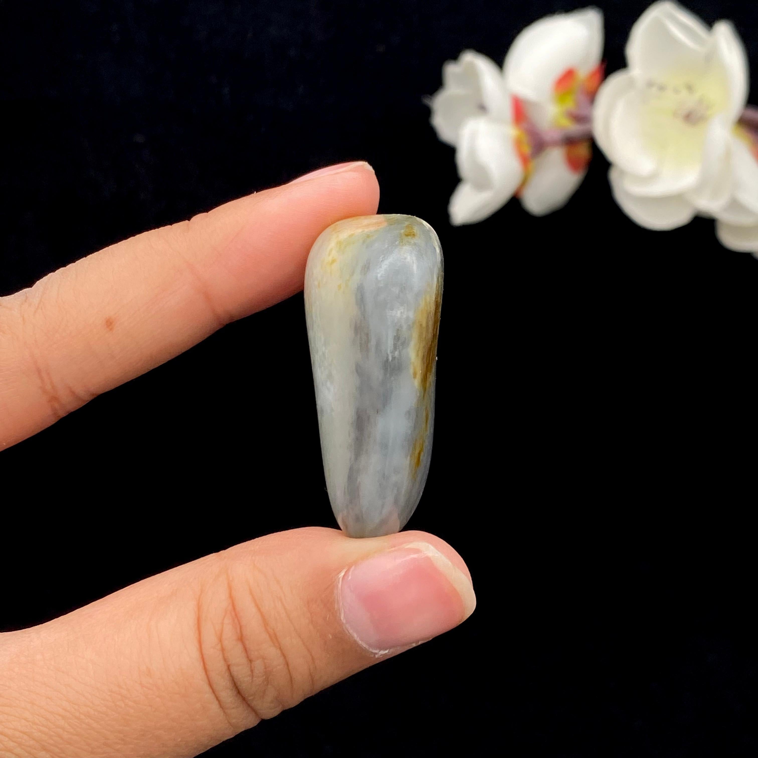 和田玉聚黄皮青花籽料挂件（27.5g）