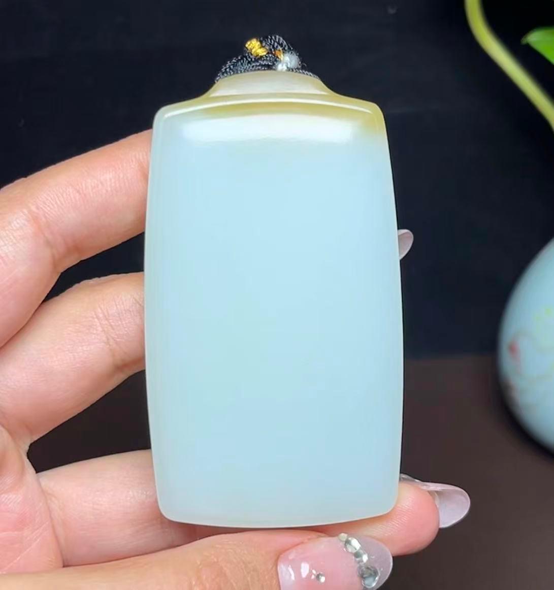 新疆和田玉且末糖羊脂玉平安无事牌（90.5g）