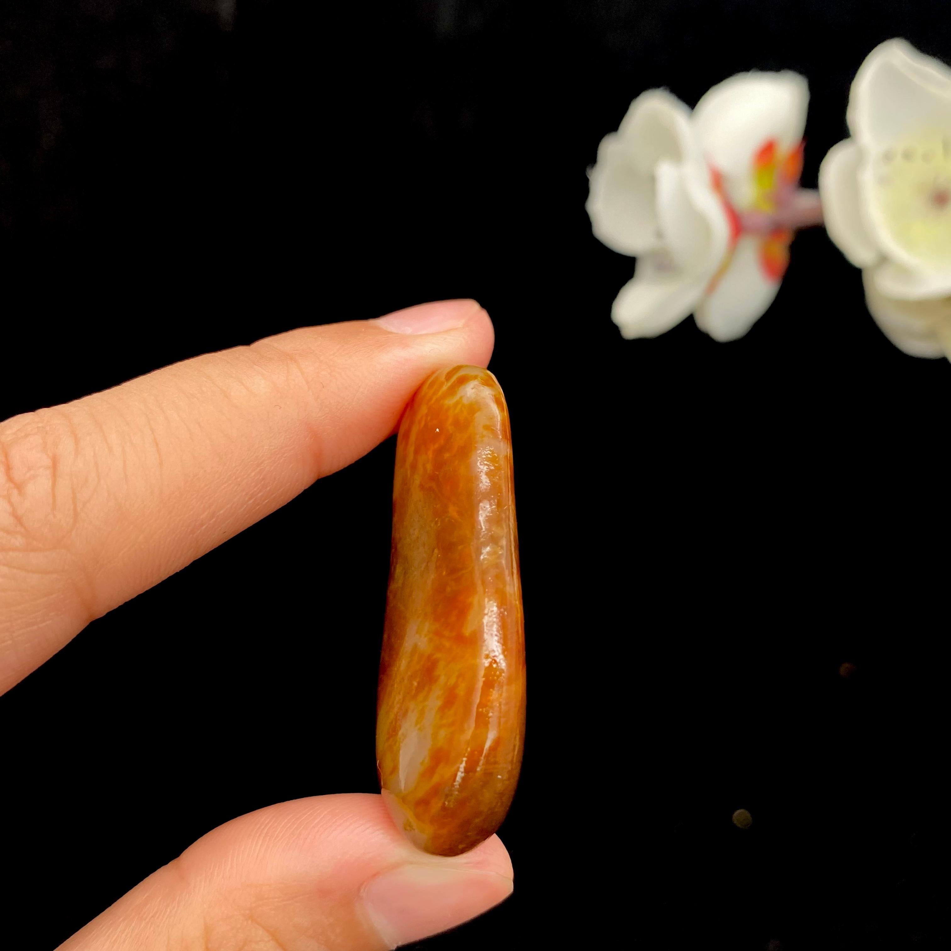 和田玉红沁皮籽料原石（16.4g）
