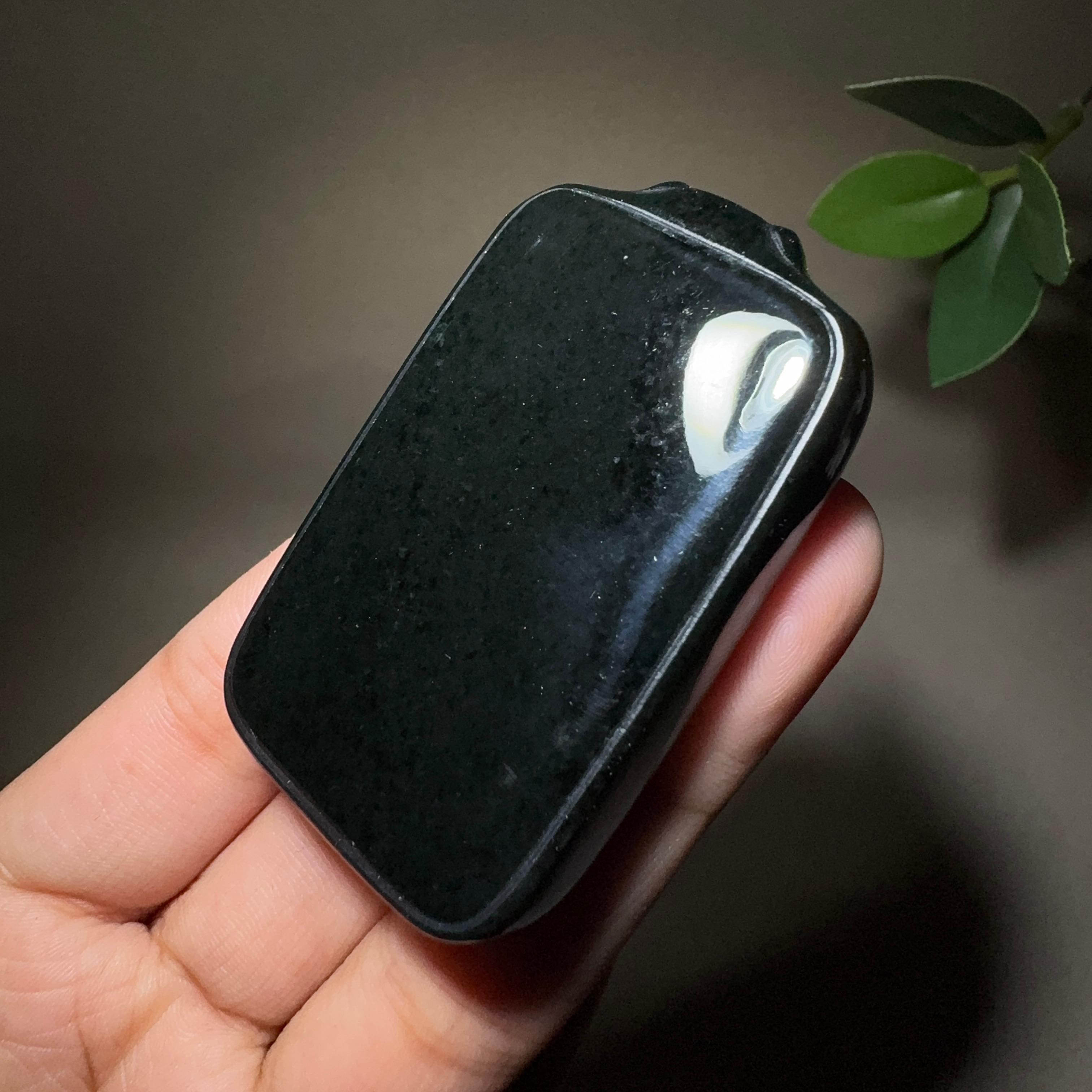 【超值推荐】和田玉黑青平安无事牌（52.2g）