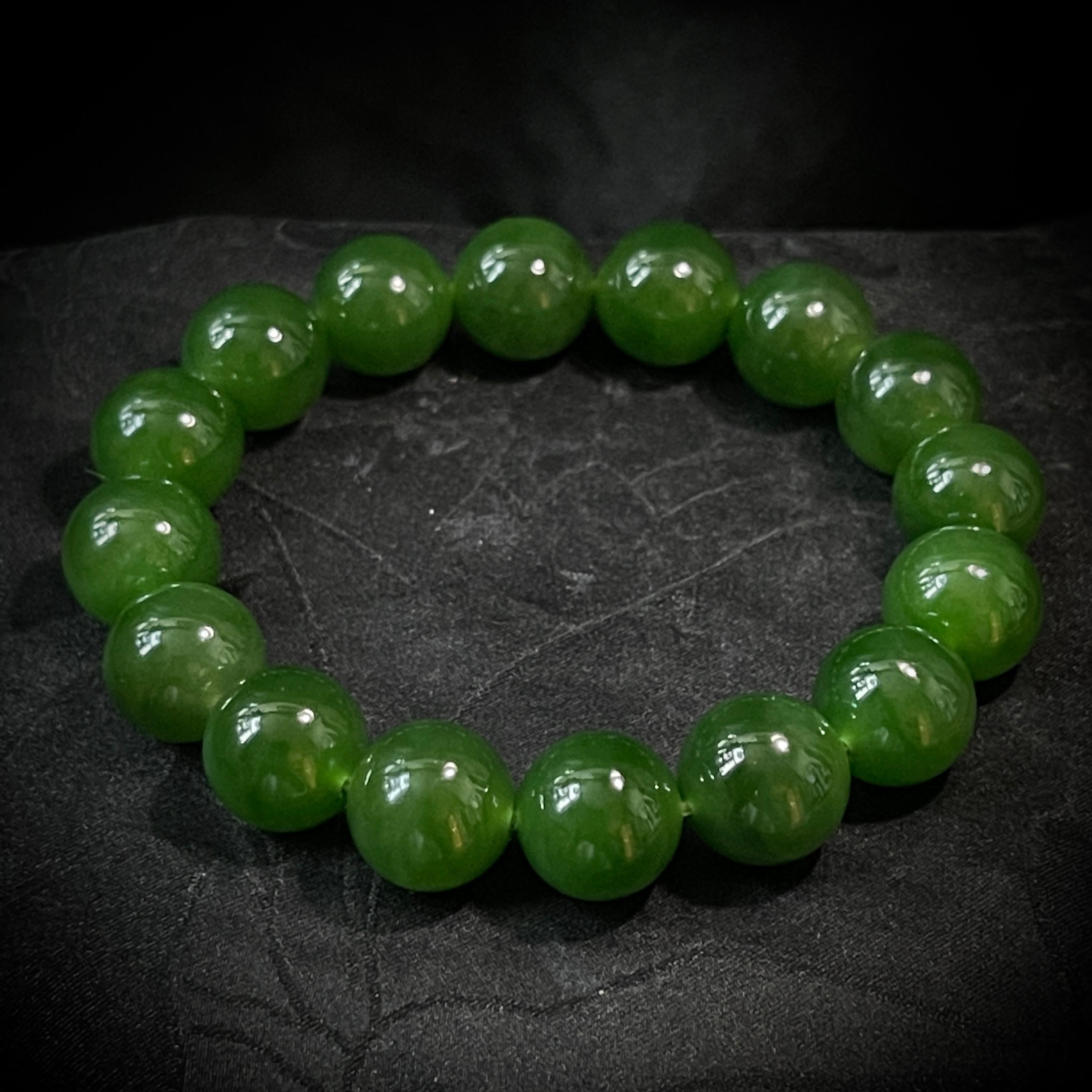 和田玉碧玉阳绿手串（42.0g） – 厚德载玉