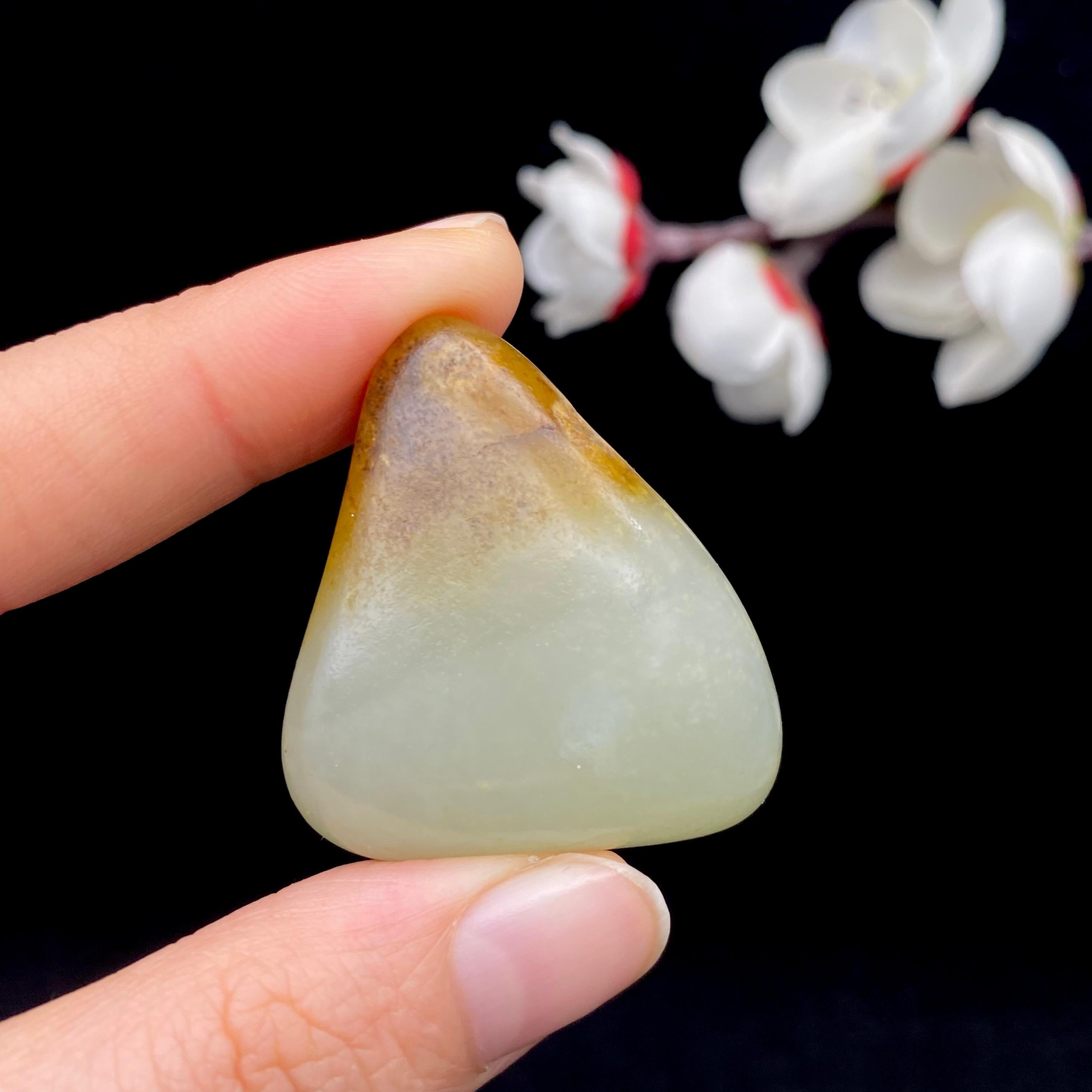 【超值推荐】和田玉聚黄皮籽料（29.6g）