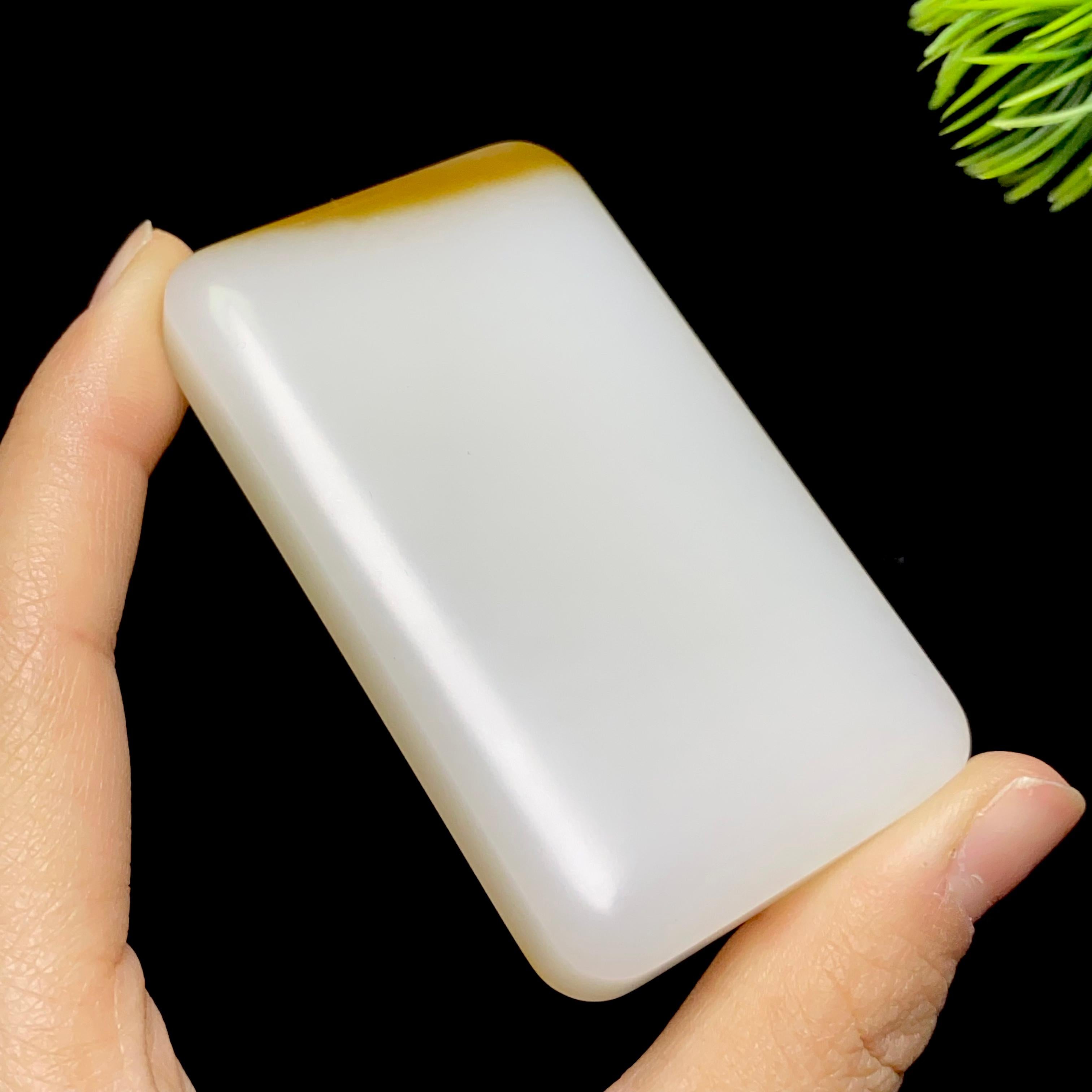 和田玉且末糖白无事牌（98.3g）