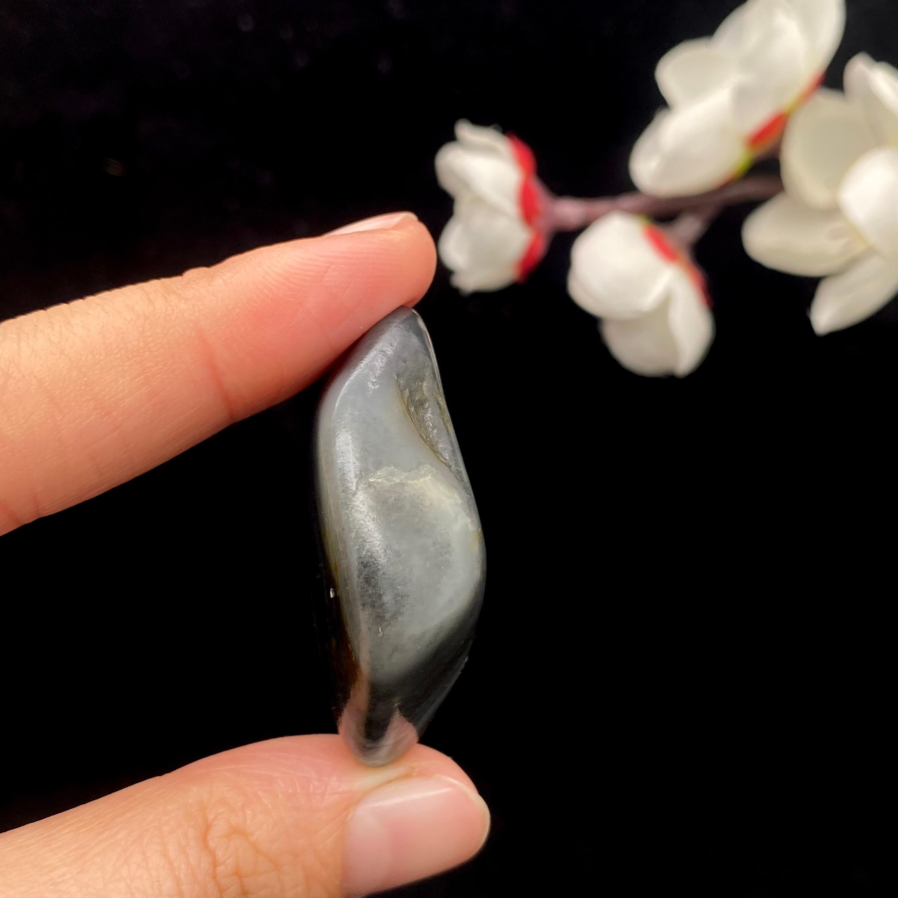 和田玉青花籽料原石（22.3g）