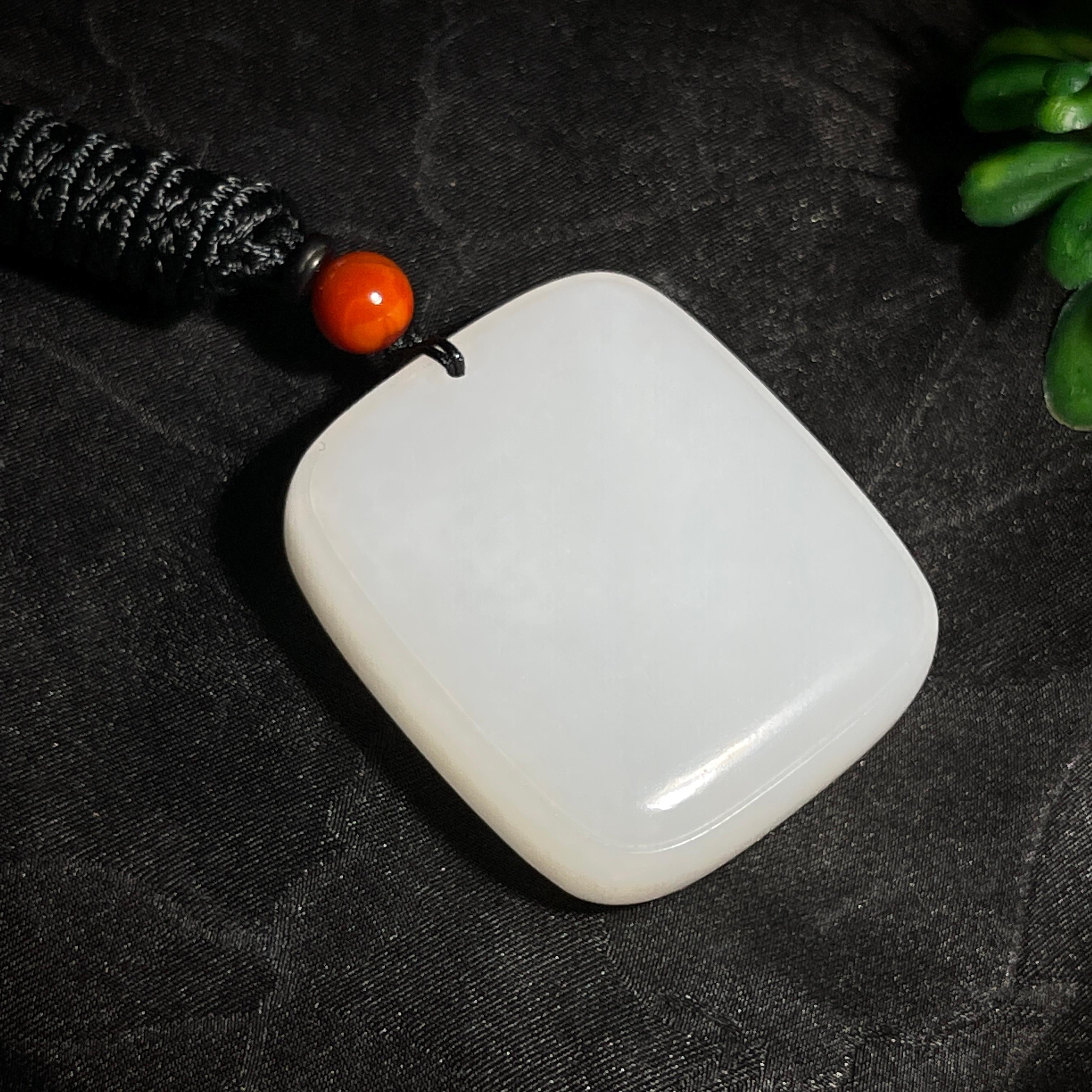 和田玉羊脂白玉无事牌（34.2g）