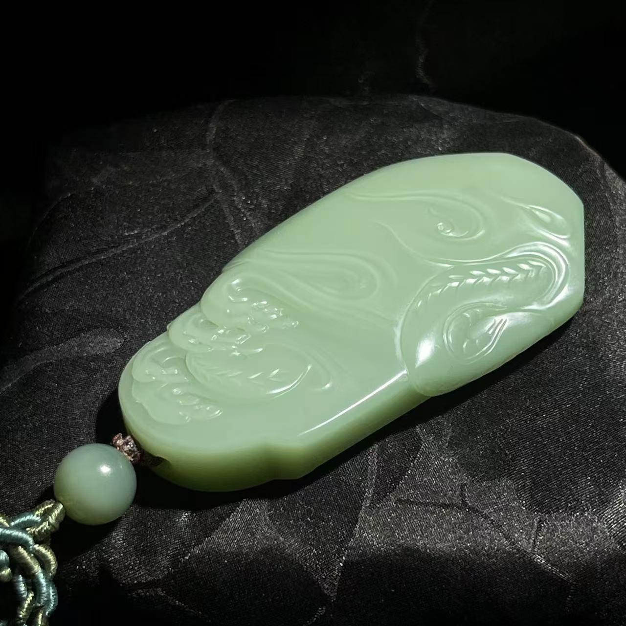 和田玉碧玉粉青观音（69.6g）
