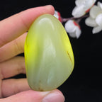 和田玉青白玉带翠籽料原石（70.2g）
