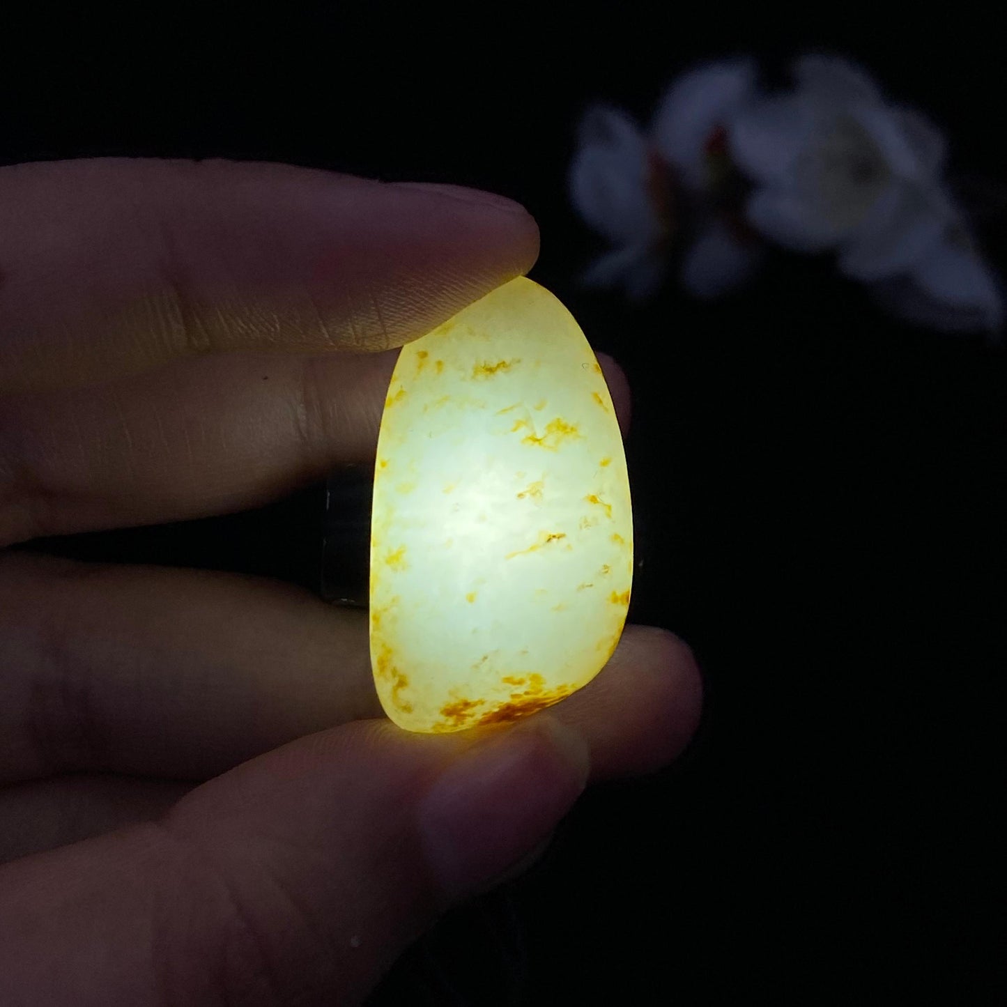 和田玉洒金皮籽料吊坠籽（8.2g）