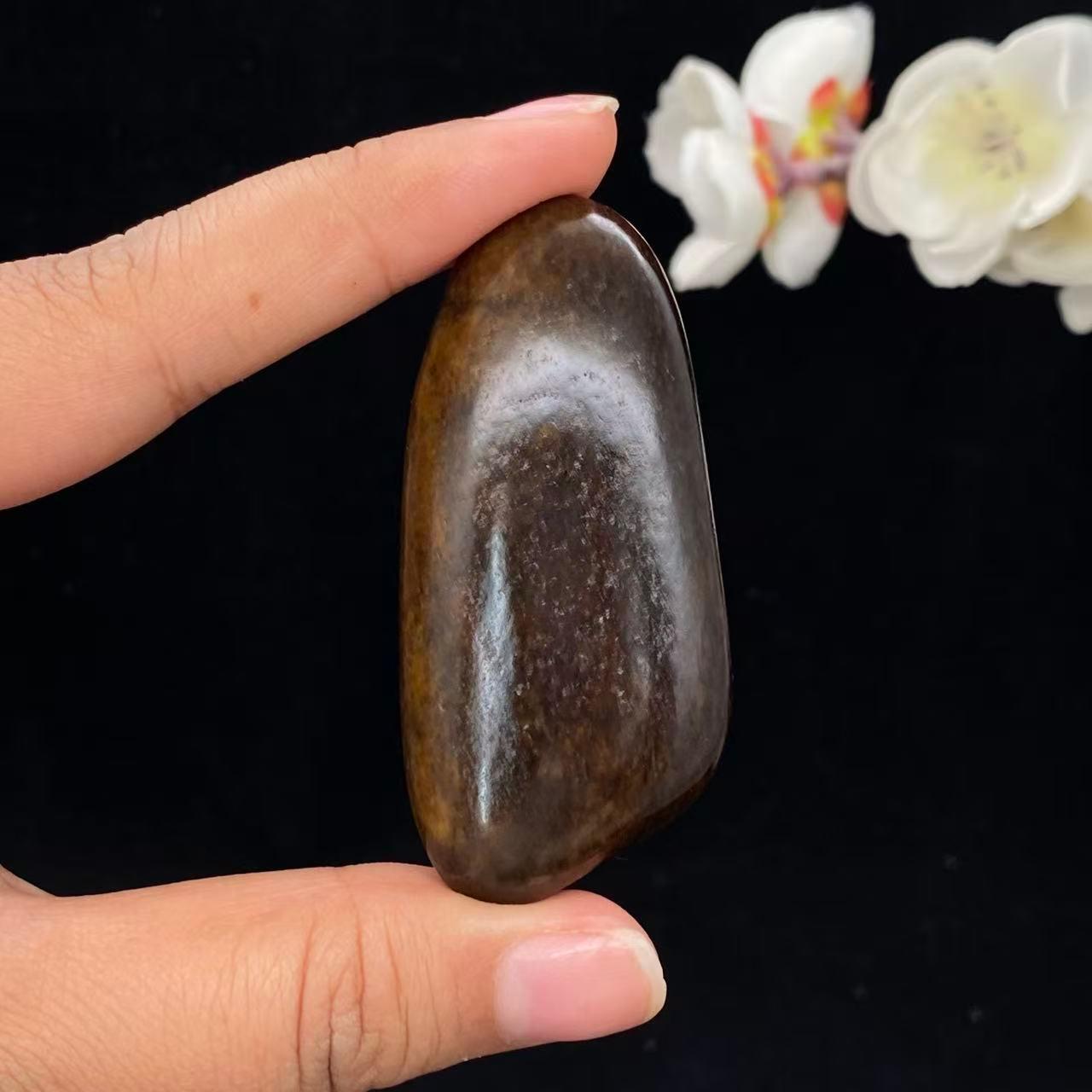 和田玉黄沁皮籽料挂件（47.3g）