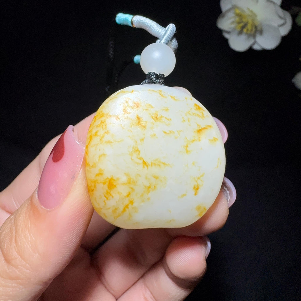 收藏级和田玉籽料挂件佛公（34.5g）