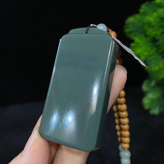 和田玉籽料沙枣青无事牌挂件（71.4g）