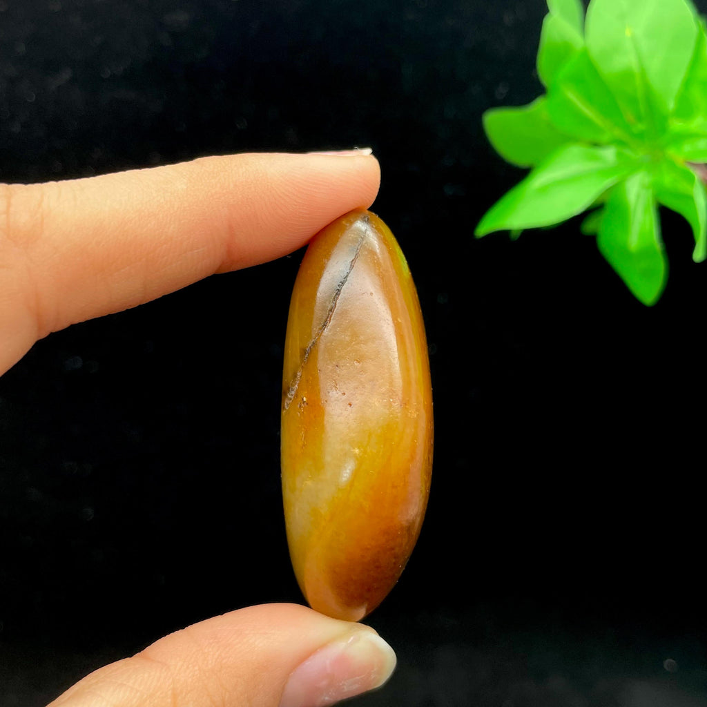 和田玉黄沁皮籽料手把件（66.4g）