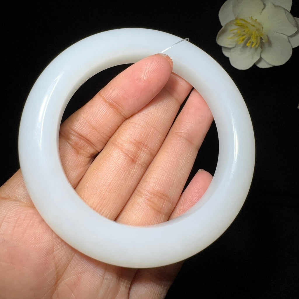 和田玉精品白玉手镯（65.3g）