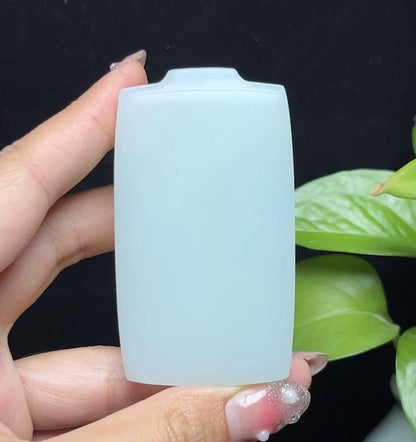 新疆和田玉且末糖仿古龙平安无事牌（78.6g）