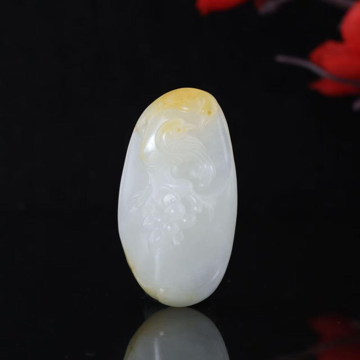 和田玉洒金皮喜上眉梢挂坠（23.3g）