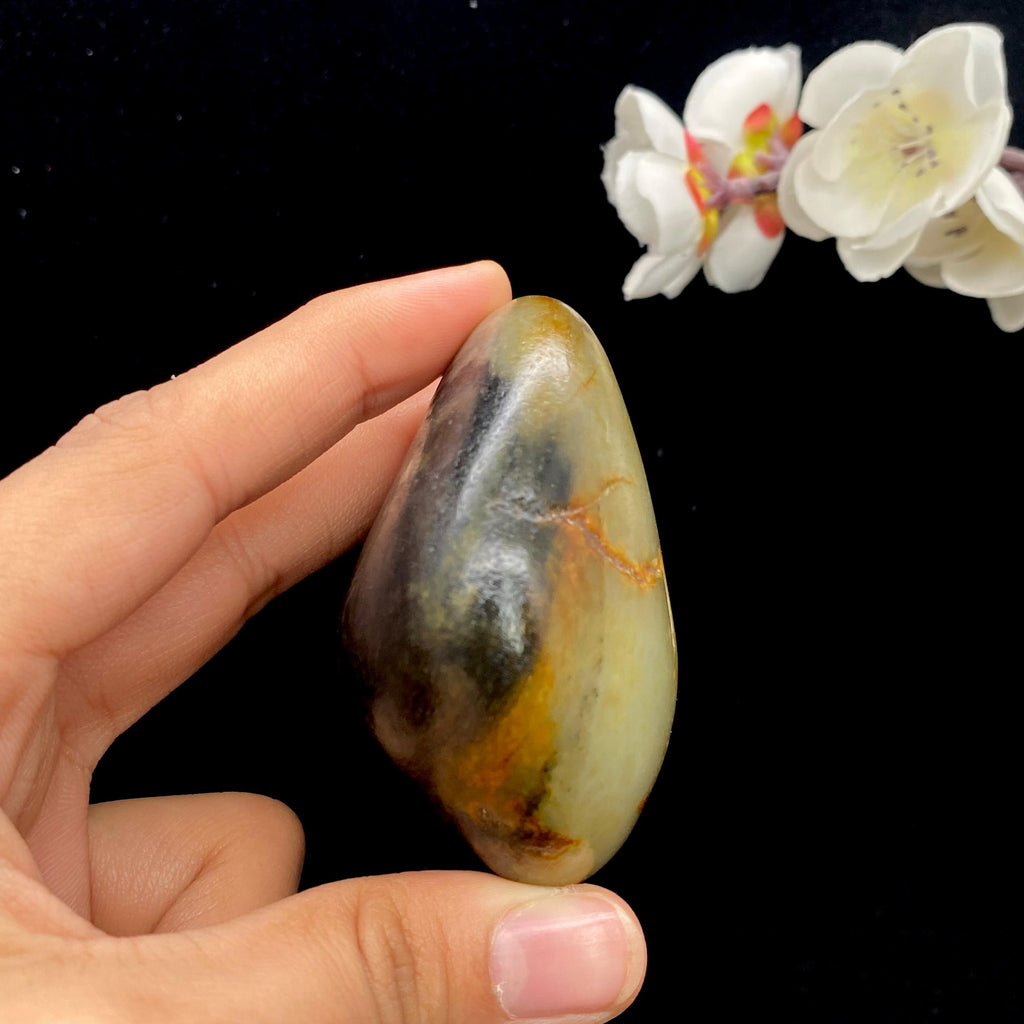 和田玉青花带黄皮籽料手把件（210.2g）