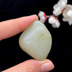 【超值推荐】和田玉青白玉带洒金皮籽料（29.2g）