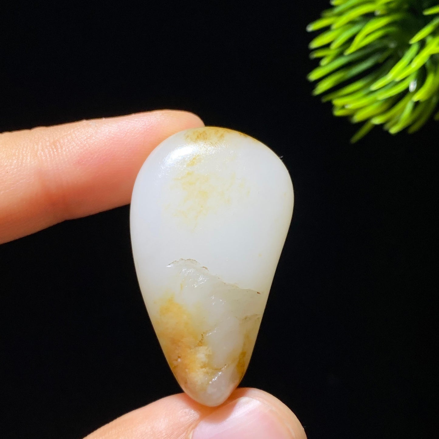和田玉白玉秋梨皮籽料原石（21.7g）