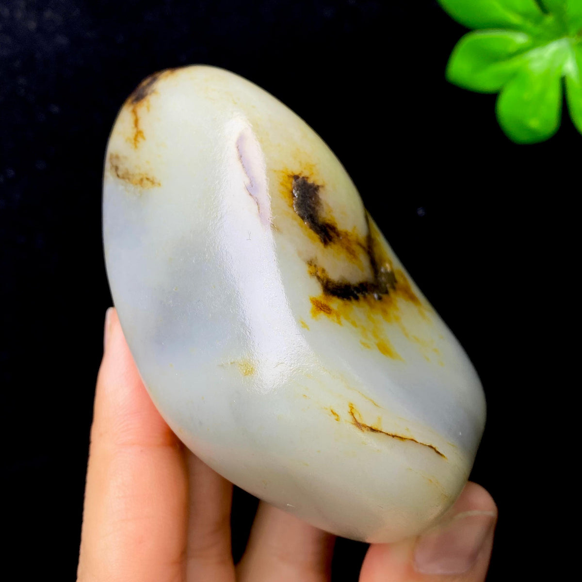 和田玉籽料青花带秋梨皮（287.7g）