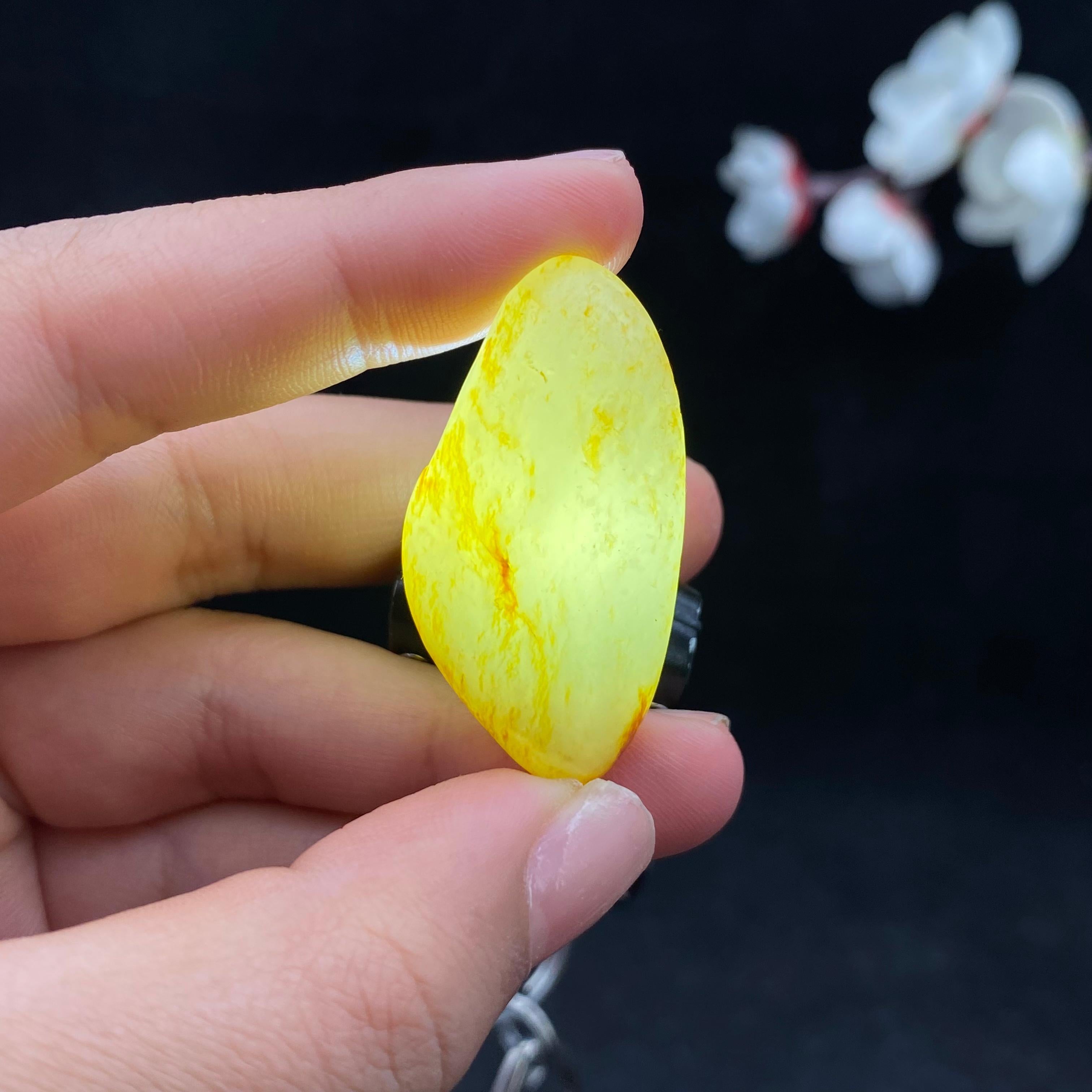【超值推荐】 和田玉洒金皮籽料吊坠籽（11.9g）