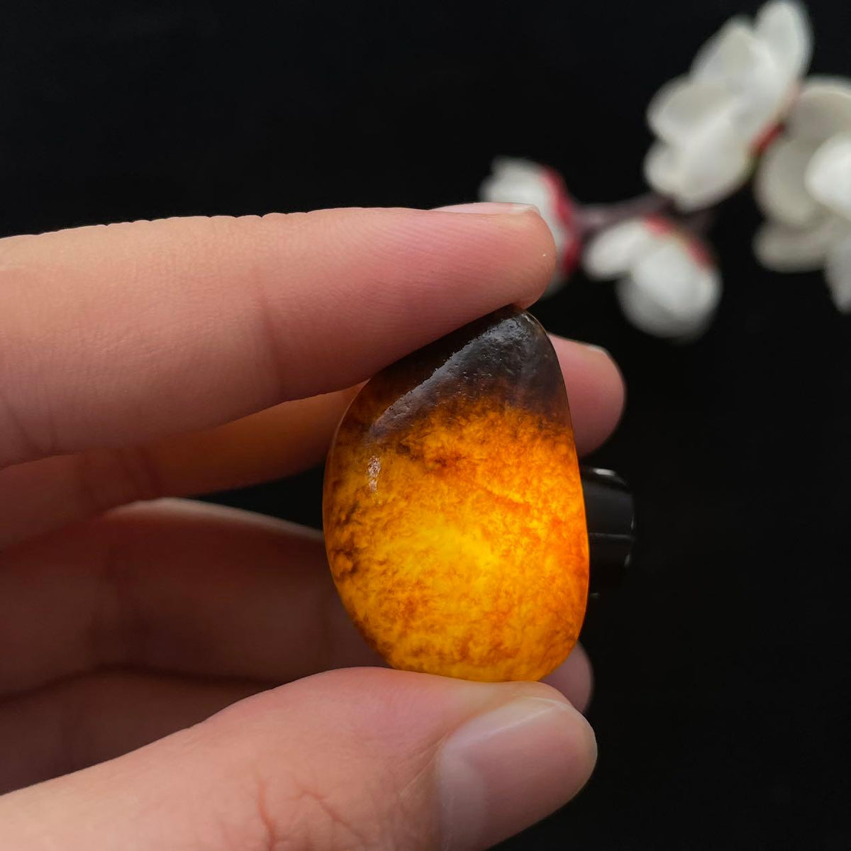 和田玉秋梨黄皮籽料吊坠籽（8.1g）
