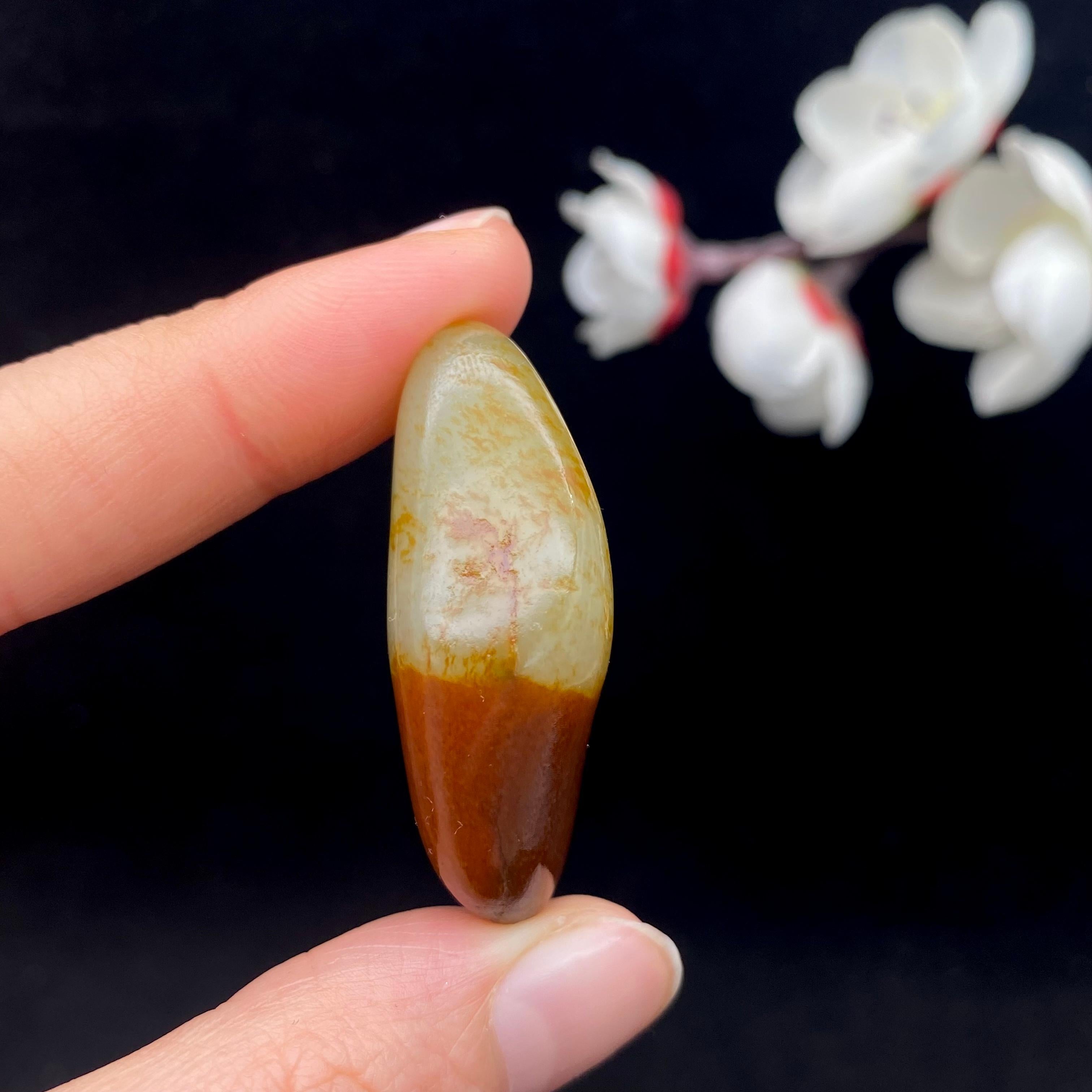 和田玉聚红皮籽料挂件（23.1g）