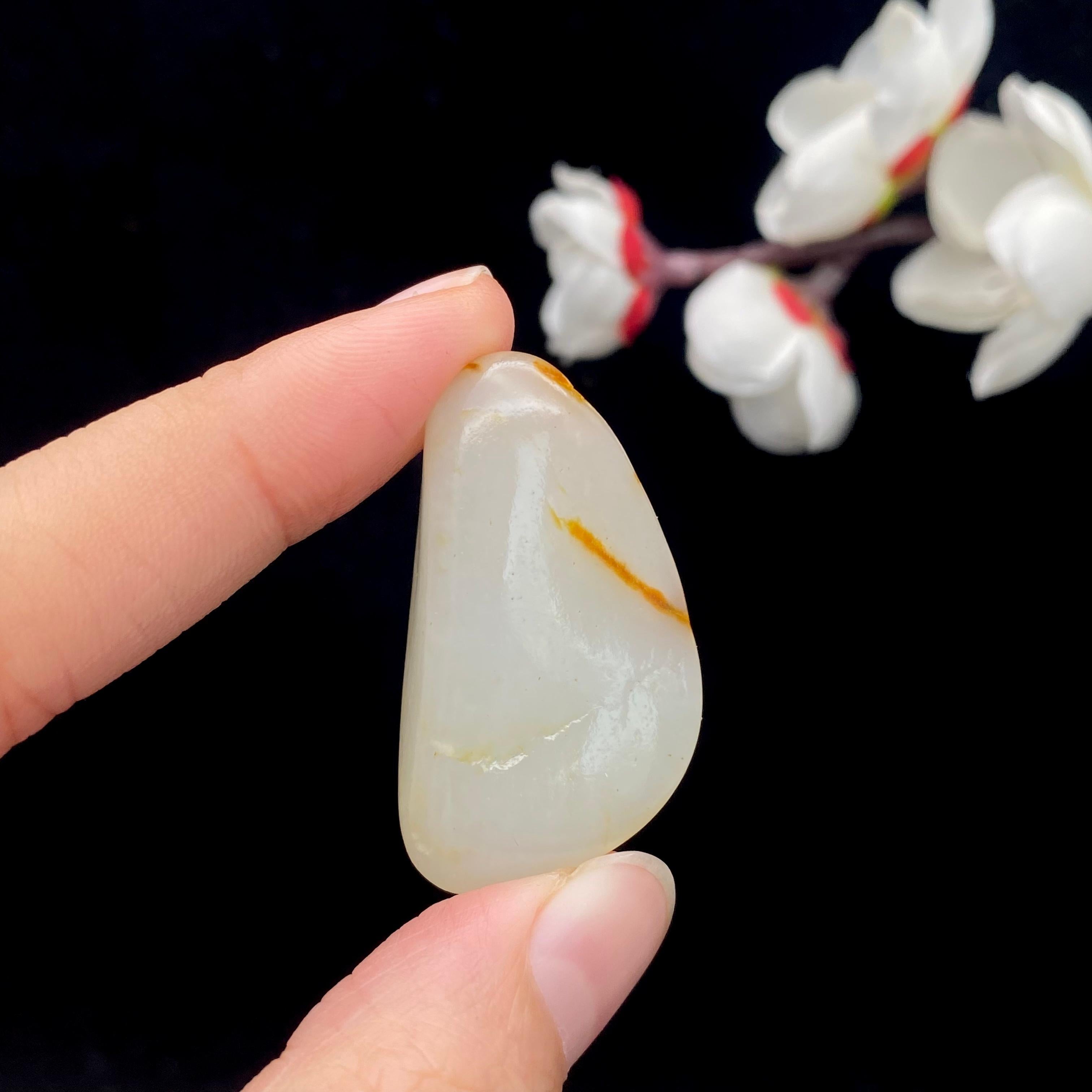 和田玉黄皮籽料原石（12.8g）