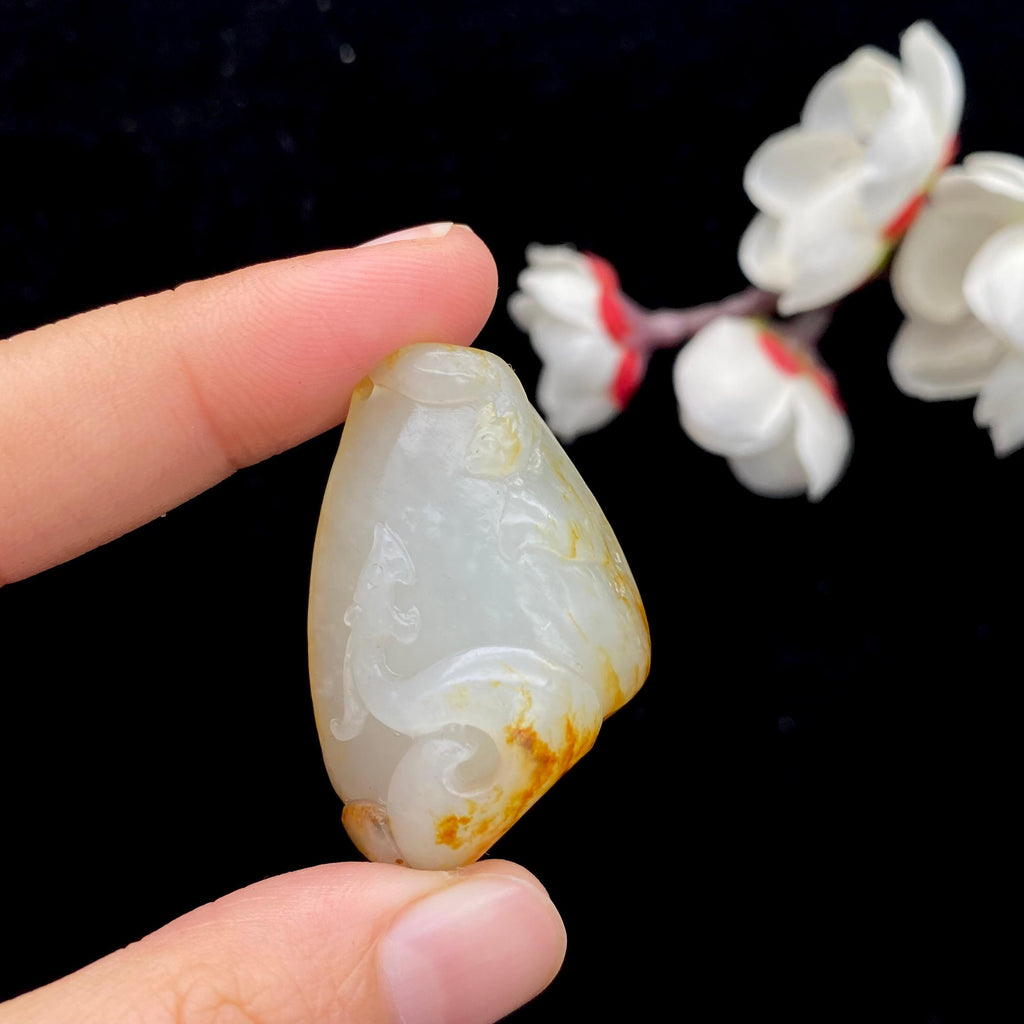 和田玉-洒金皮籽料【仿古螭龙】挂件（17.3g）