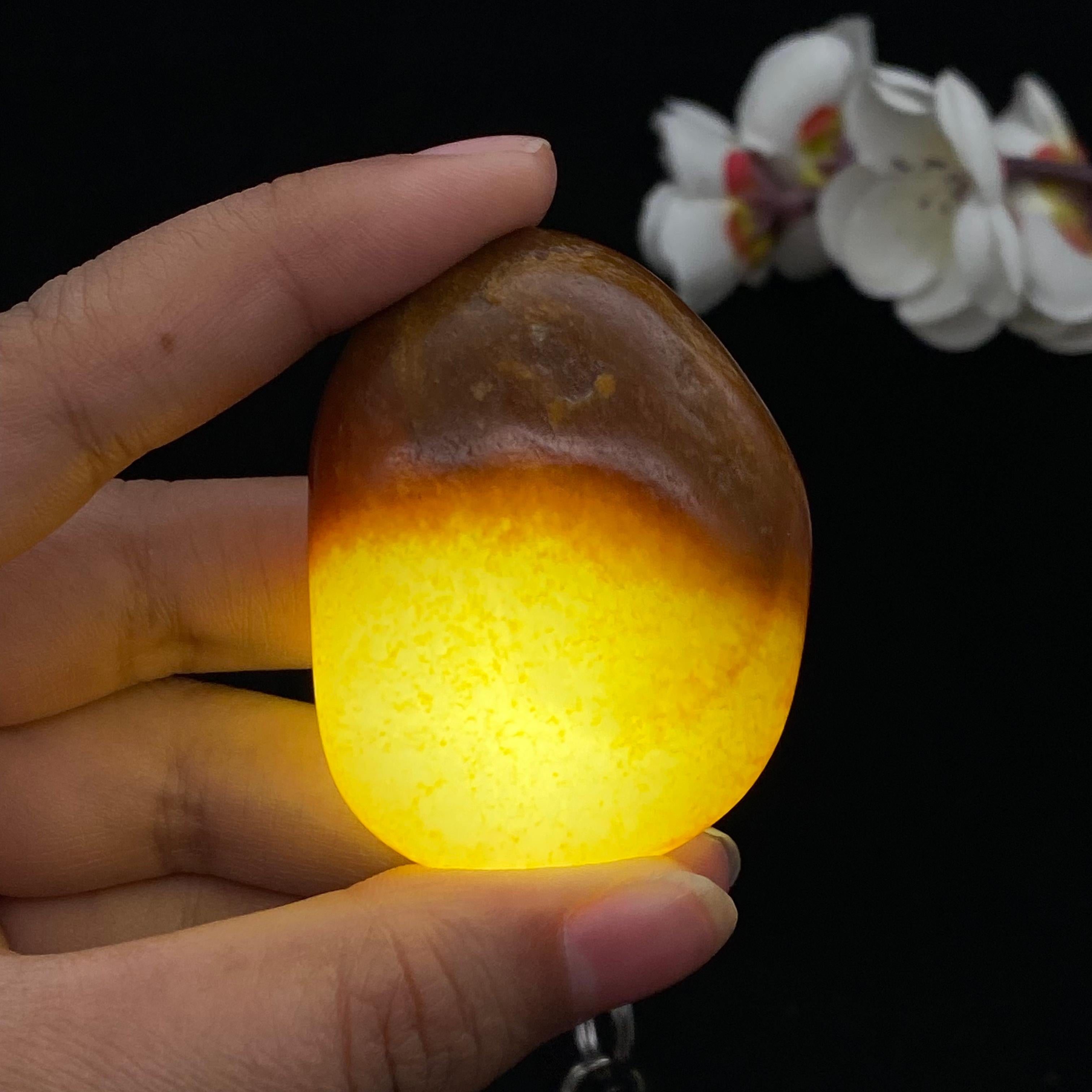 和田玉聚红皮籽料手把件（71.2g）