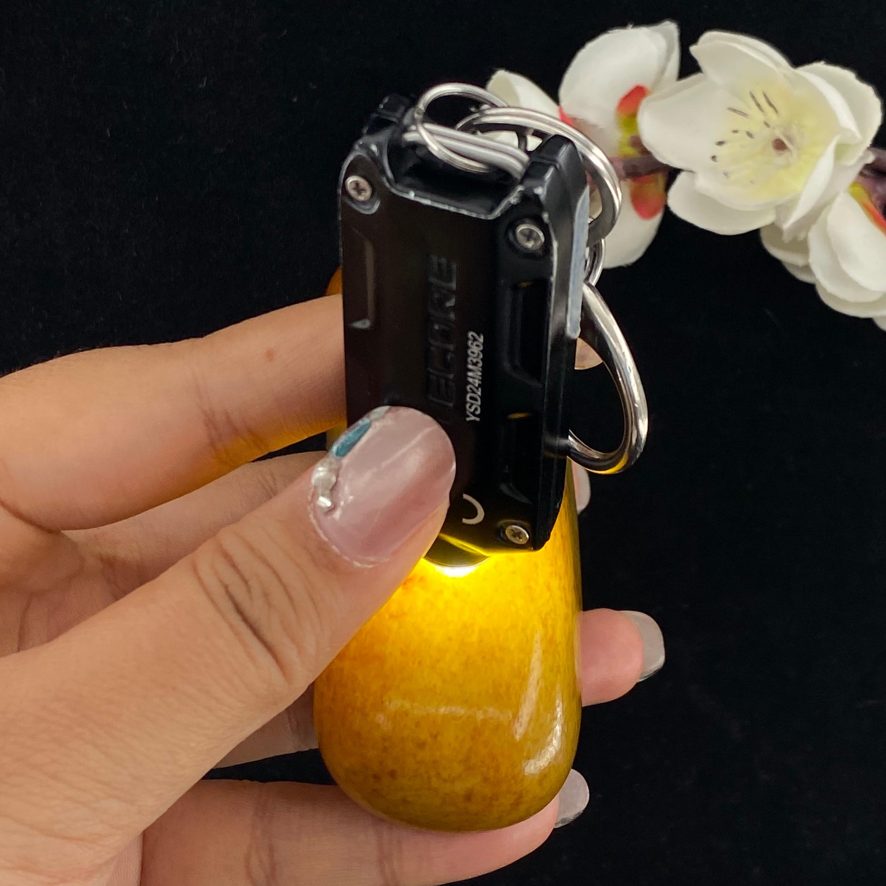 和田玉洒红皮籽料手把件（206.4g）