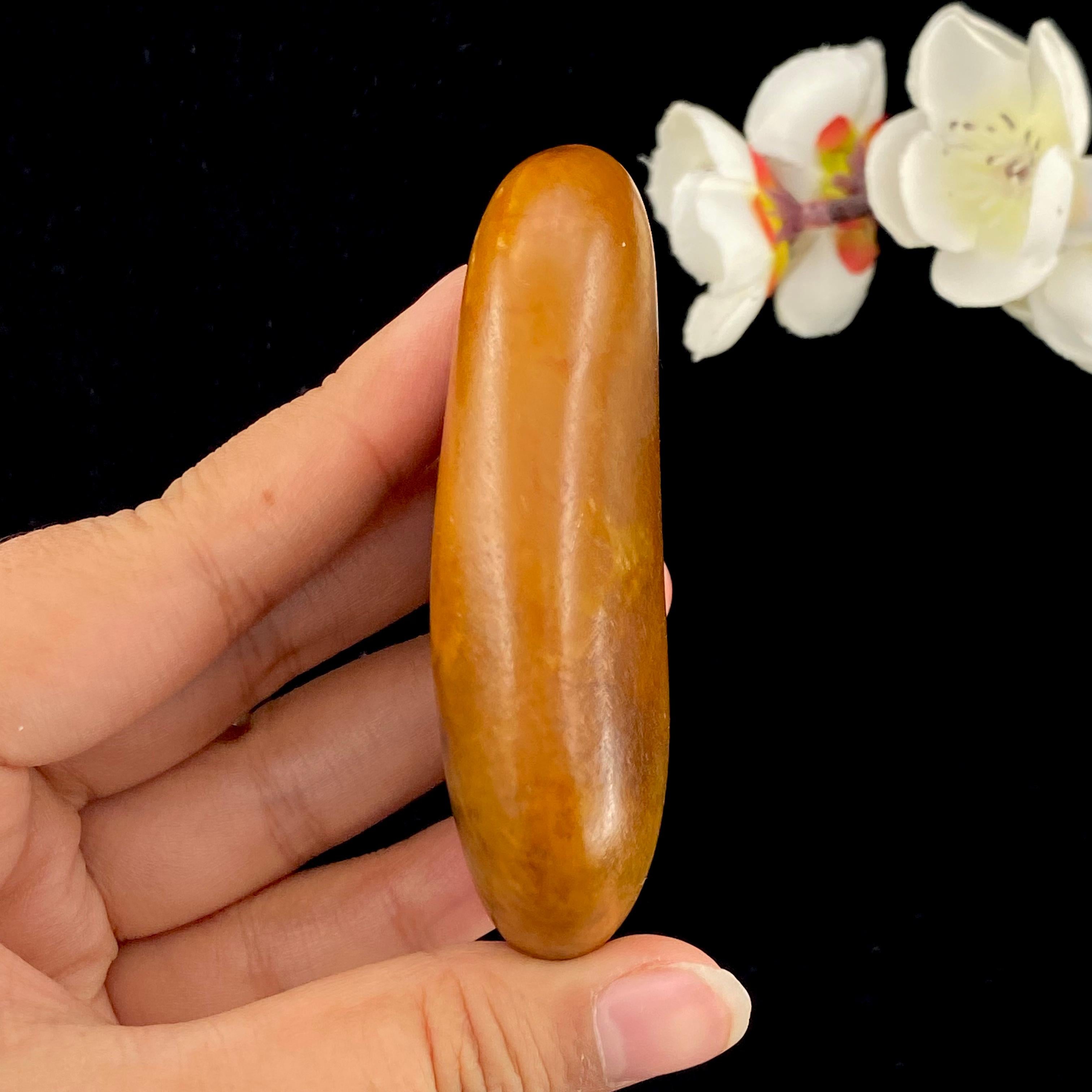和田玉黄沁皮籽料原石（137.5g）