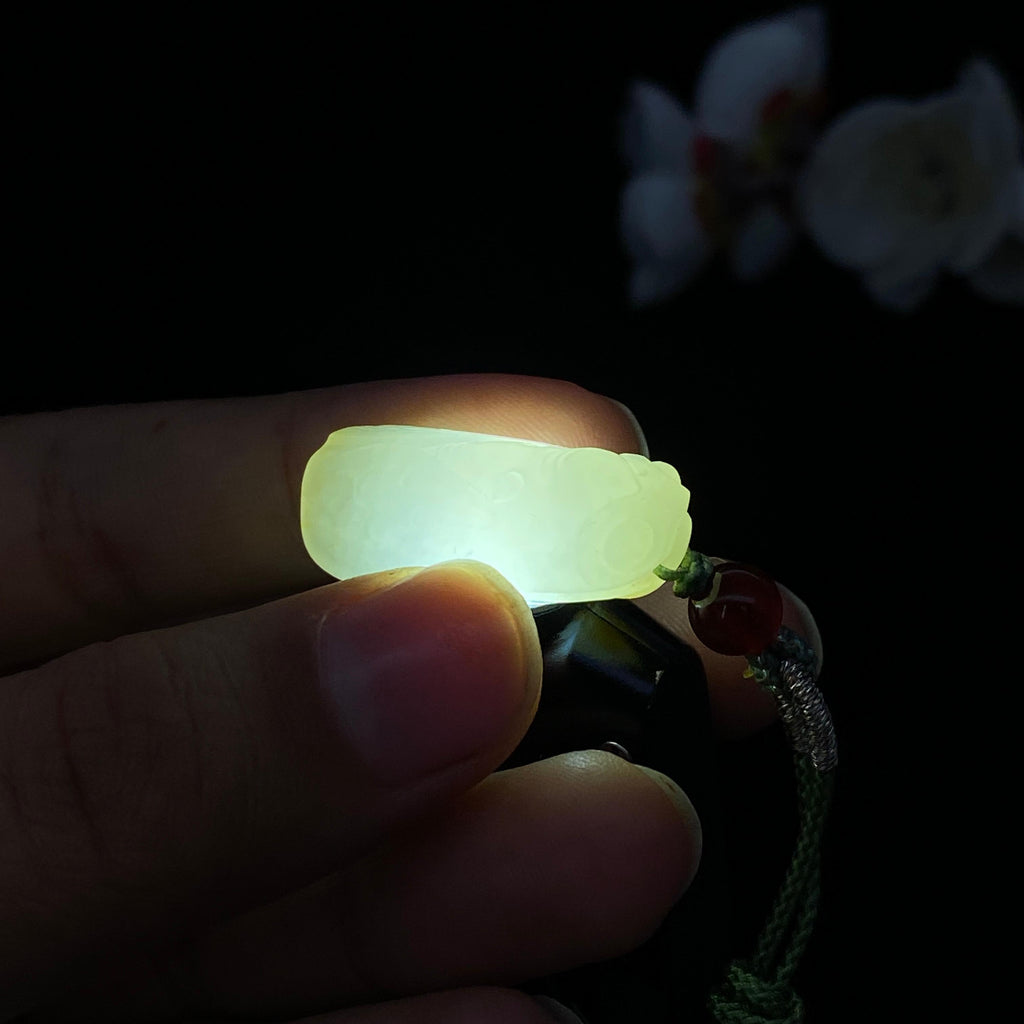 和田玉籽料【蝉】挂件（8.4g）