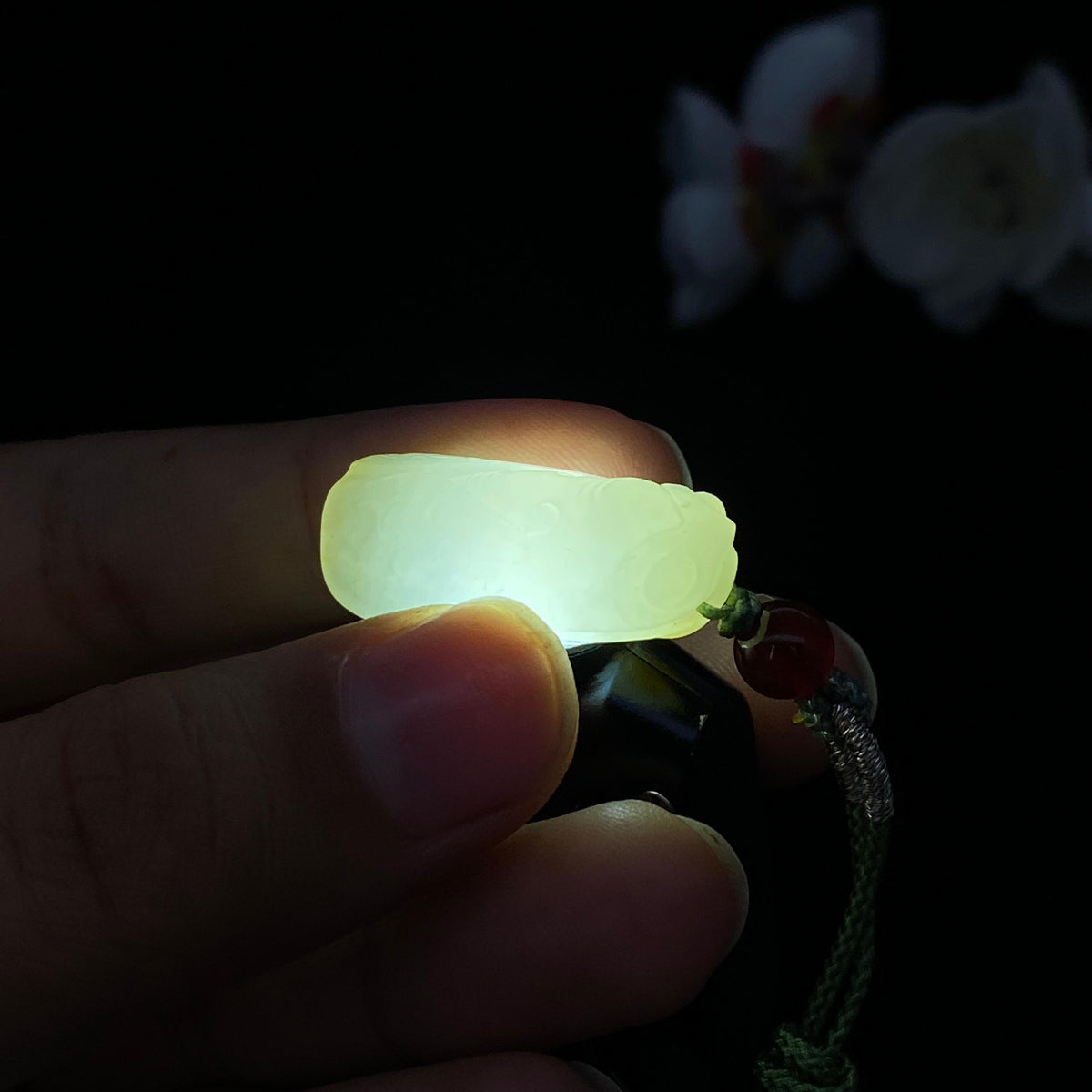 和田玉籽料【蝉】挂件（8.4g）