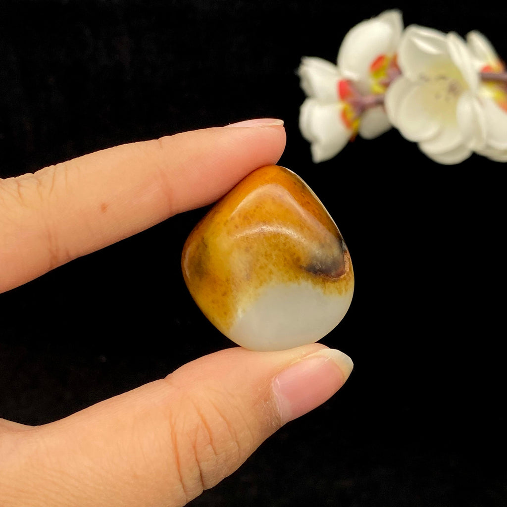 和田玉聚黄皮青花底籽料挂件（21.3g）