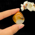 和田玉聚黄皮青花底籽料挂件（21.3g）
