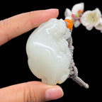和田玉白玉籽料【貔貅】手把件（65.2g）