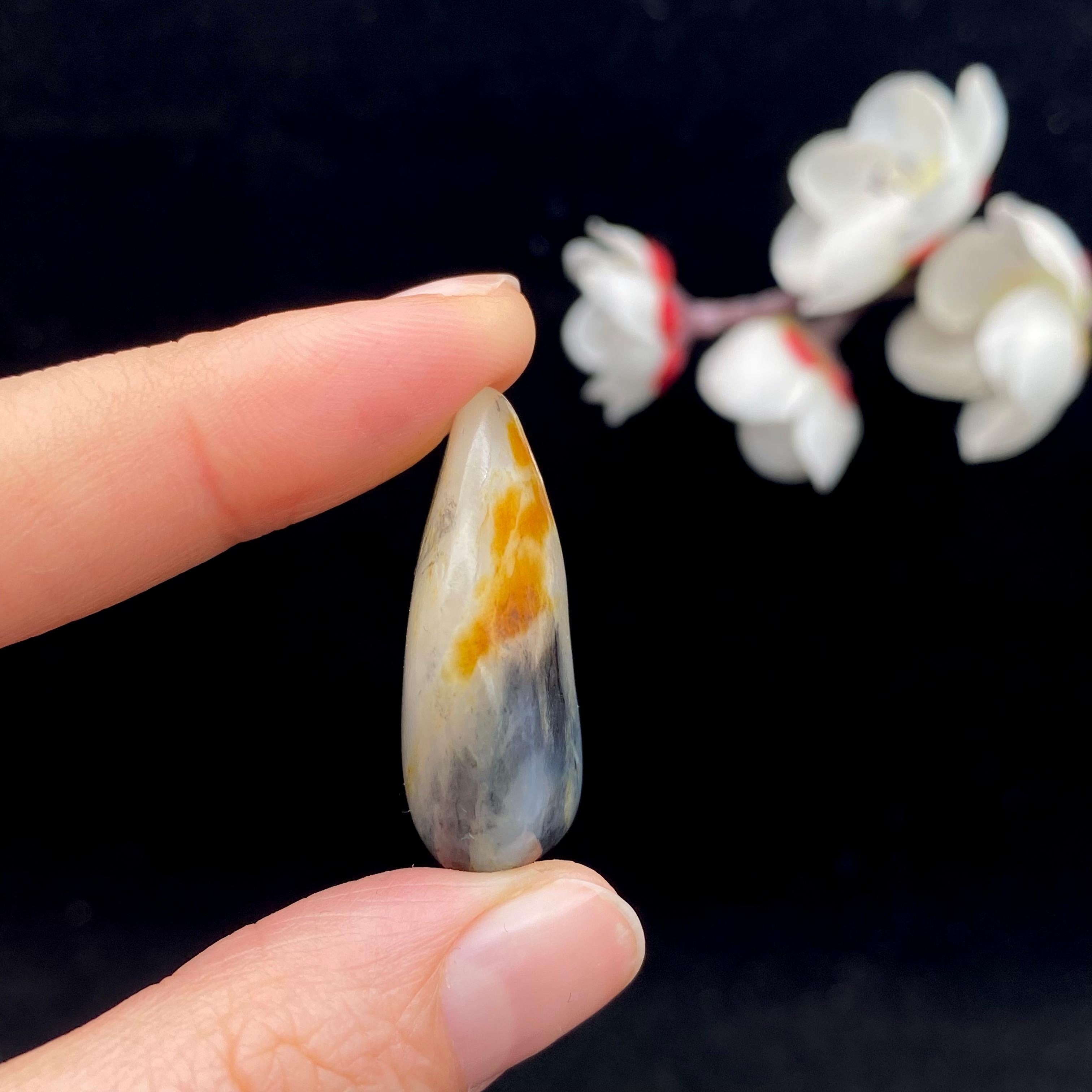 和田玉青花带黄皮籽料（9.3g）
