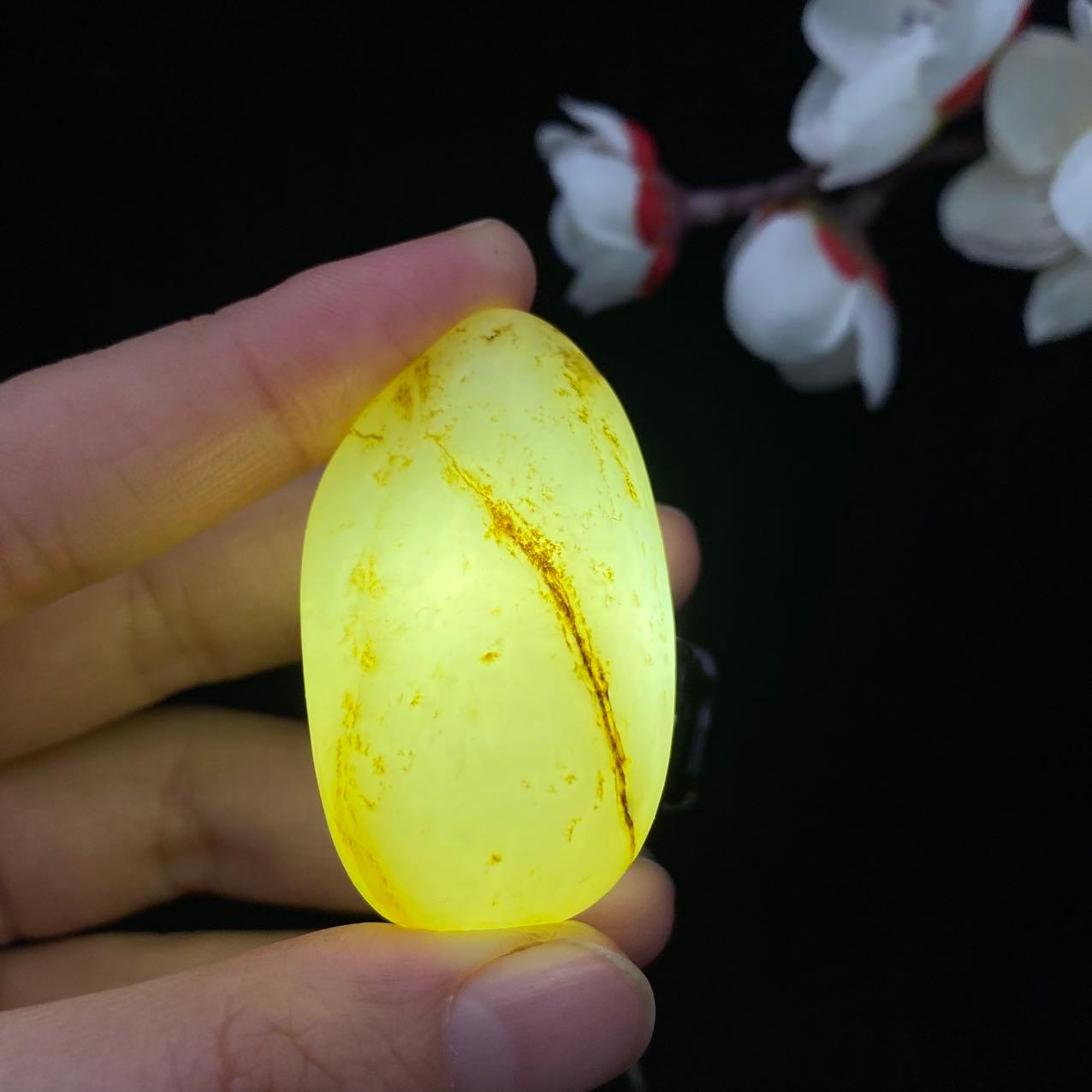 和田玉洒金皮籽料原石（28.2g）